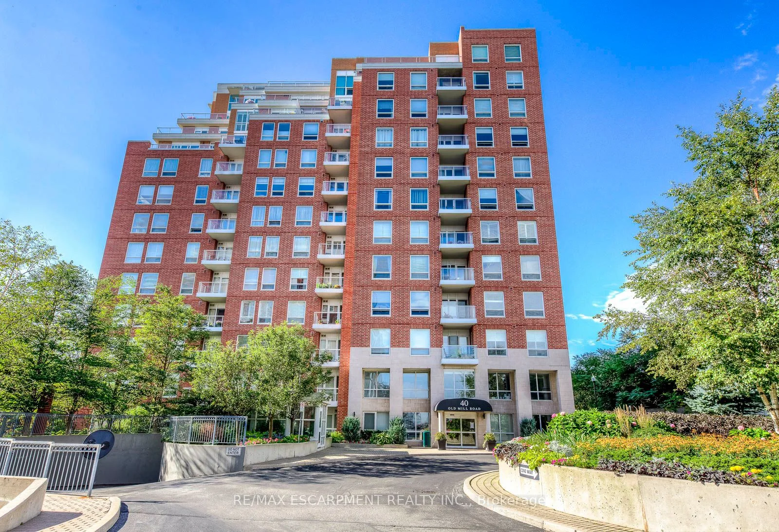 Condo Apartment in Oakville