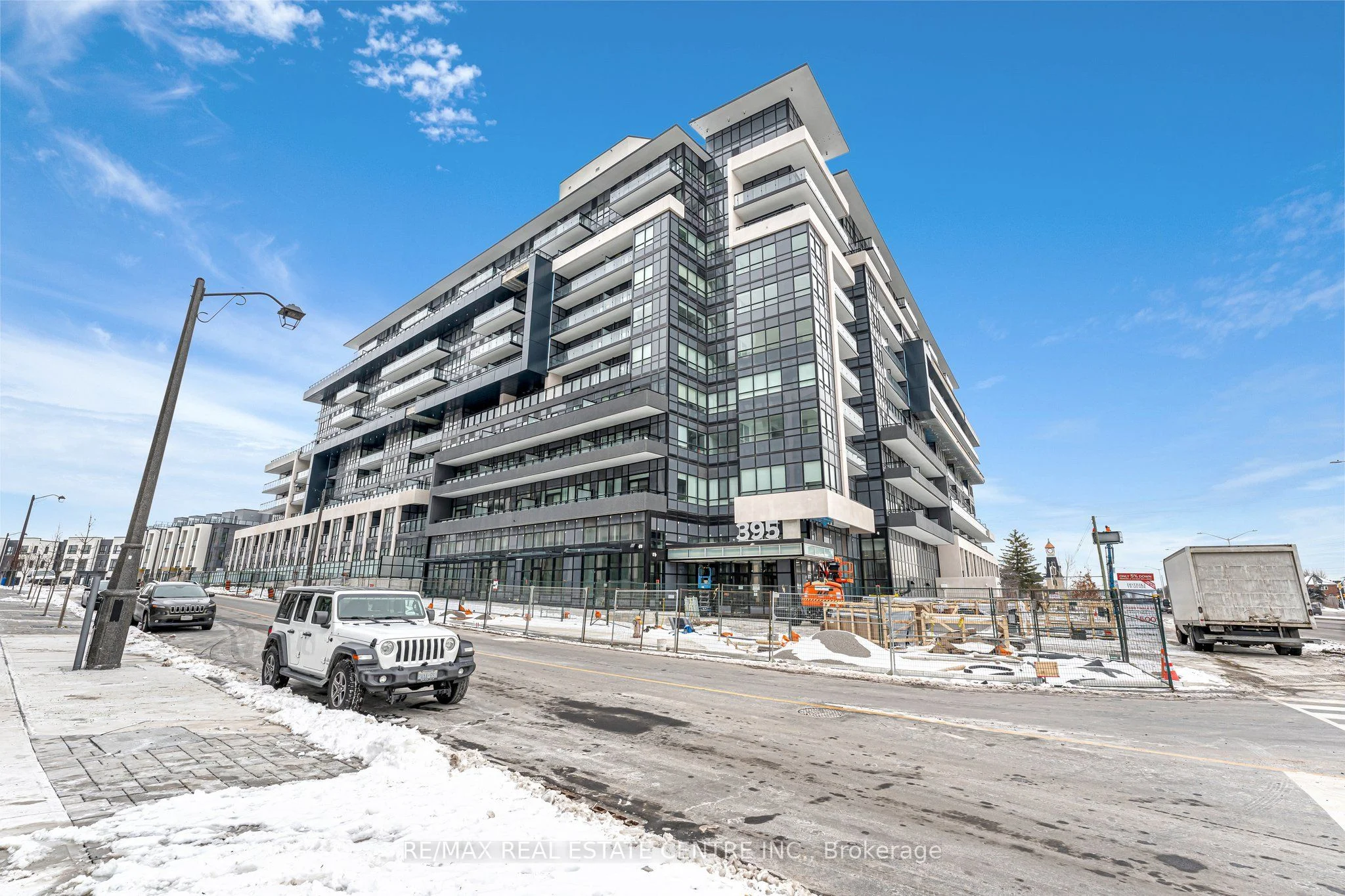 395 Dundas Street W Ph17, Oakville, On L6m 5r8