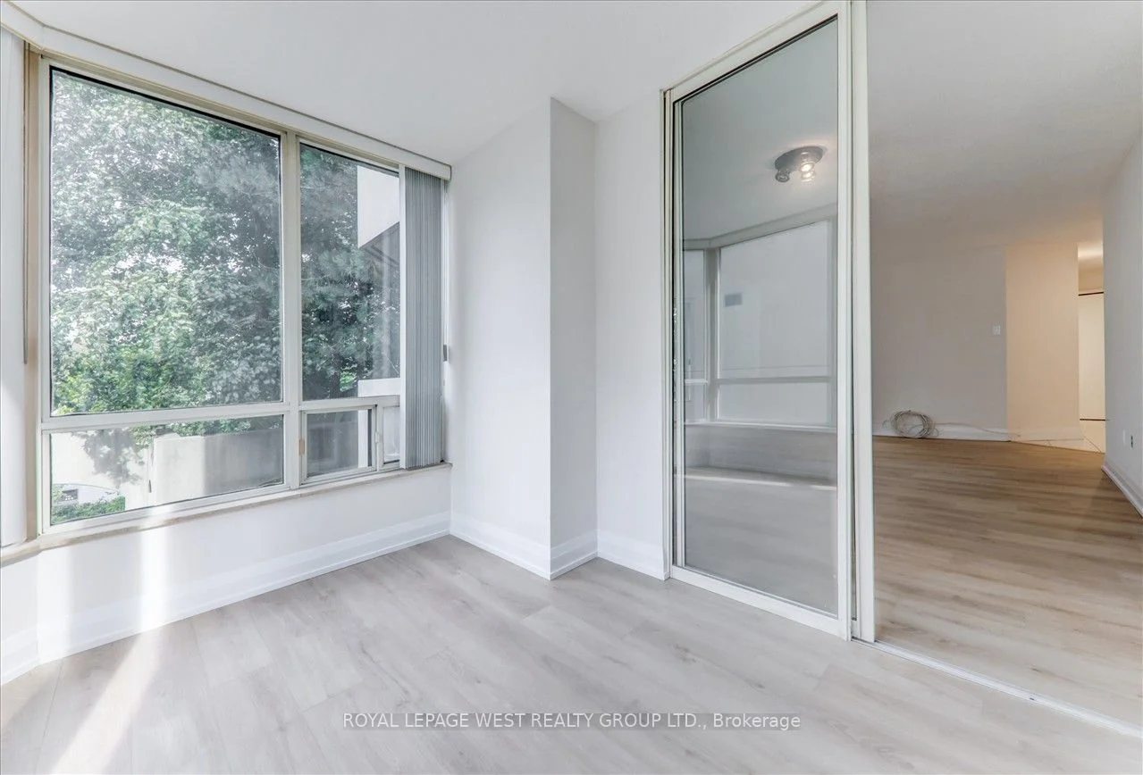 1320 Islington Avenue 201, Toronto W08, ON M9A 5C6