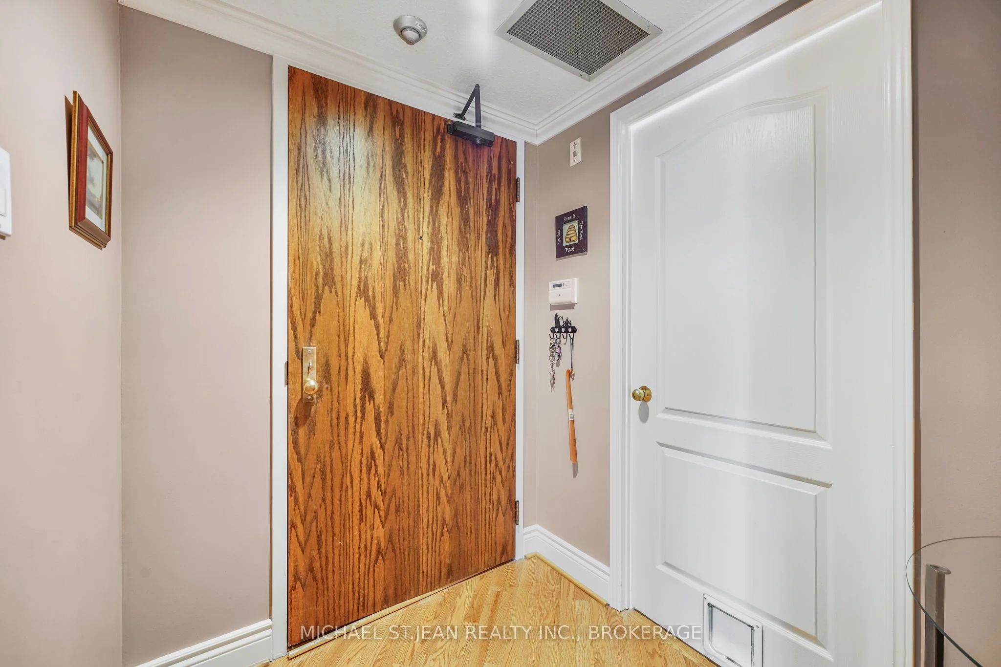 1905 Pilgrims Way 605, Oakville, ON L6M 2X2