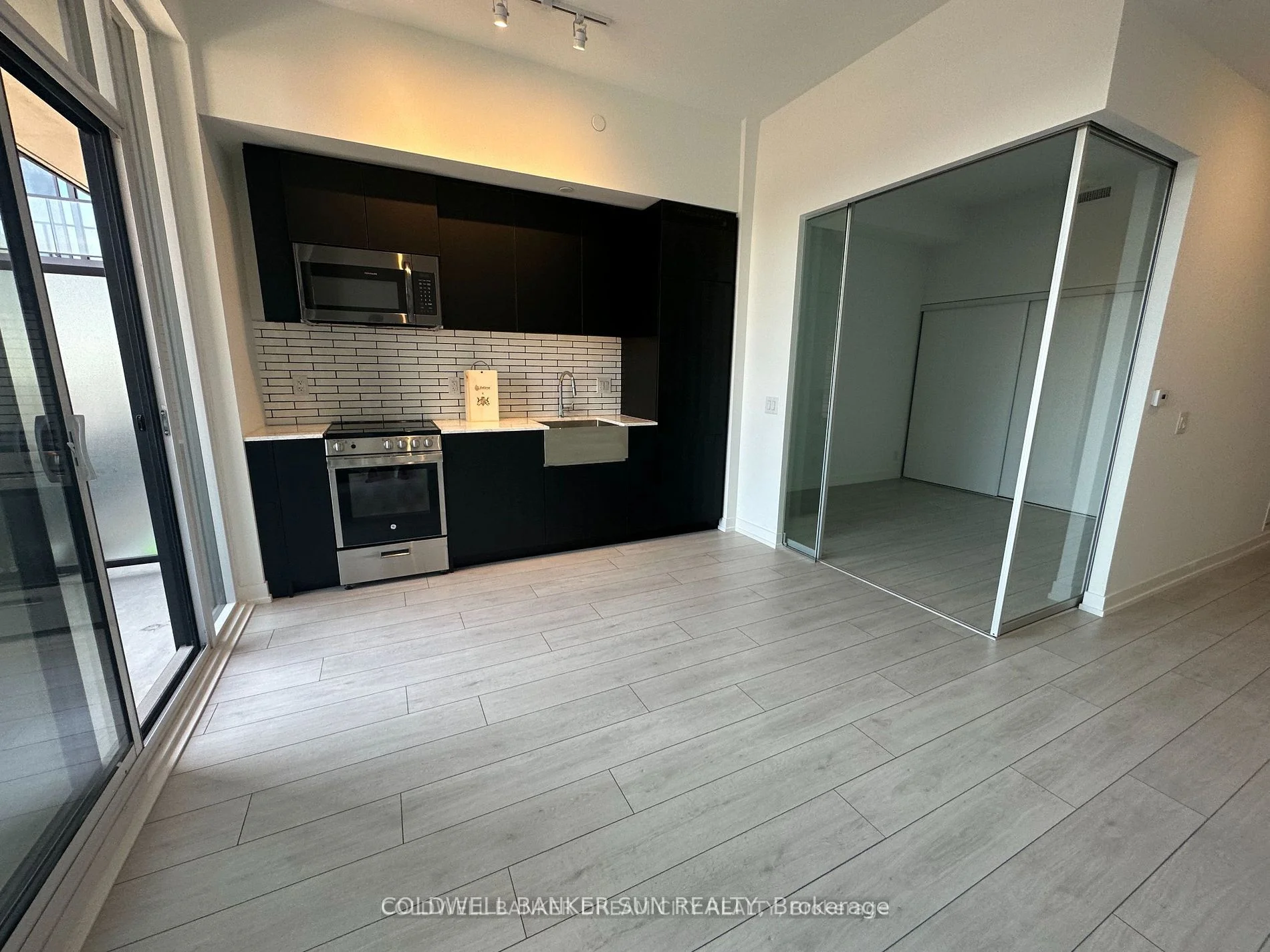270 Dufferin Street S 525, Toronto W01, ON M6K 1Z6