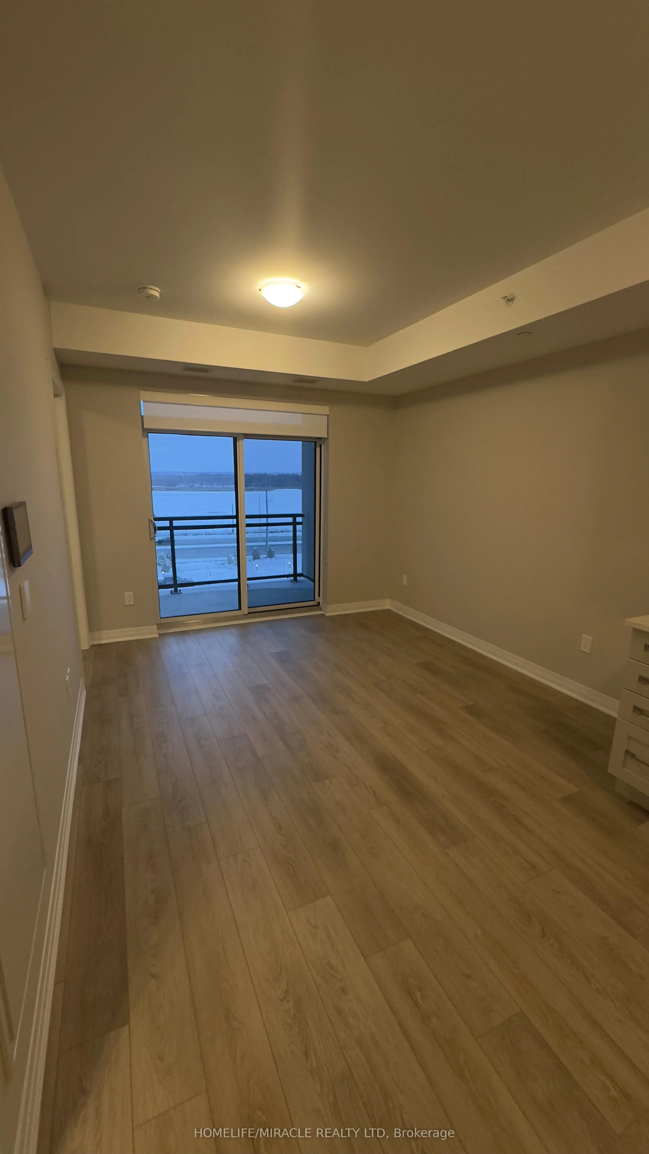 Condo Apartment in Milton