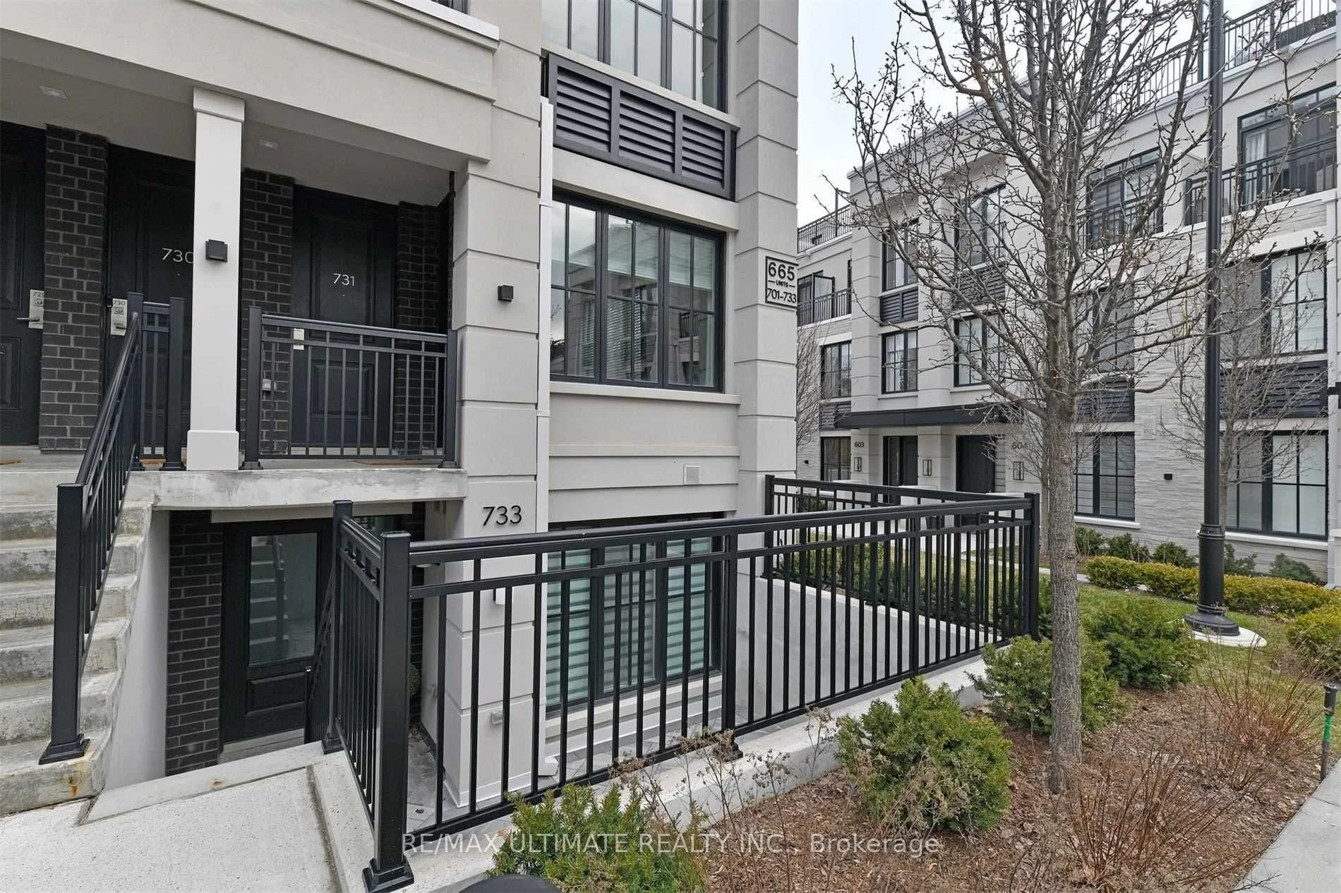665 Cricklewood Drive 732, Mississauga, On L5b 0b8