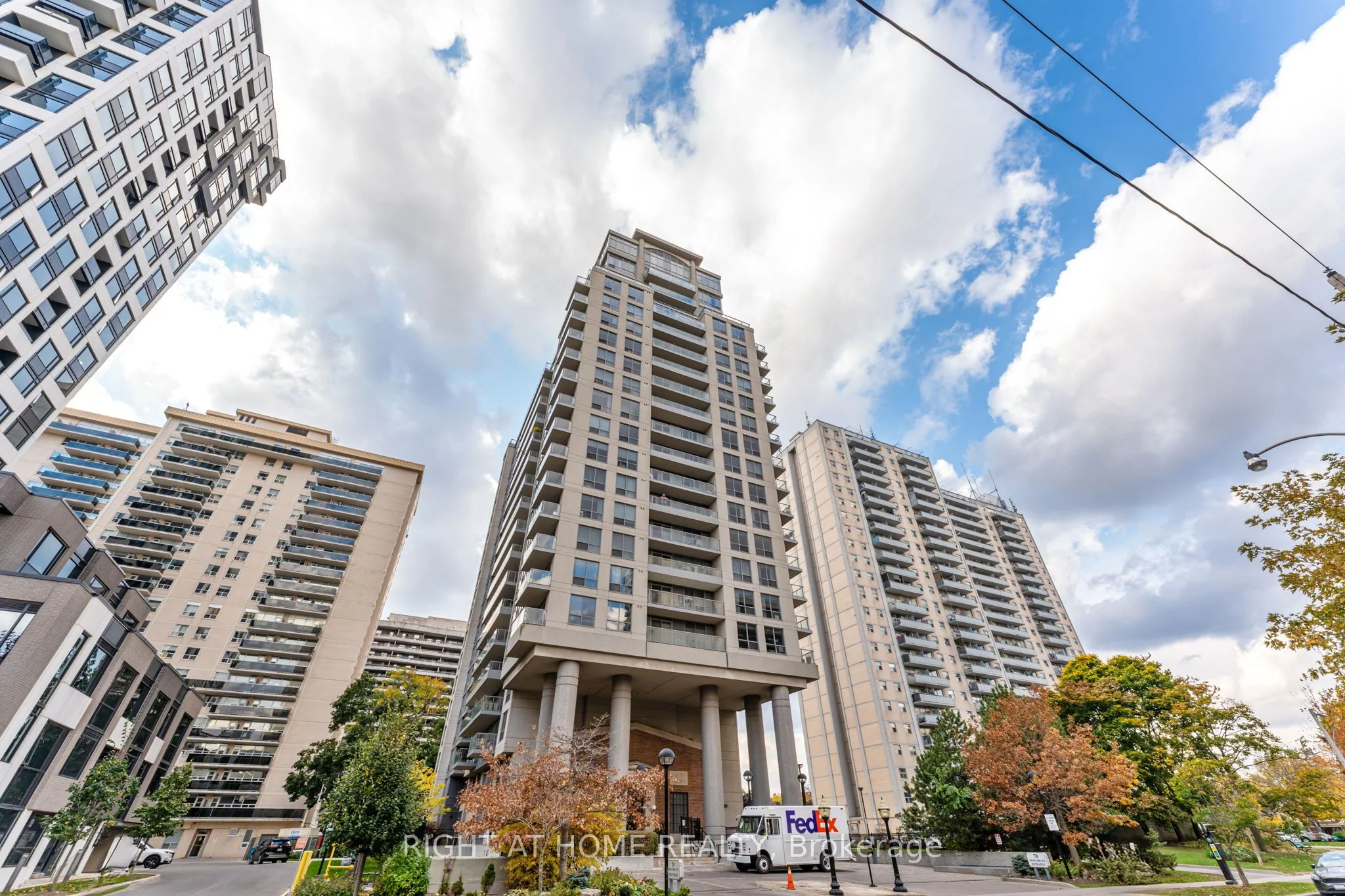 70 High Park Avenue 307, Toronto W02, On M6p 1a1