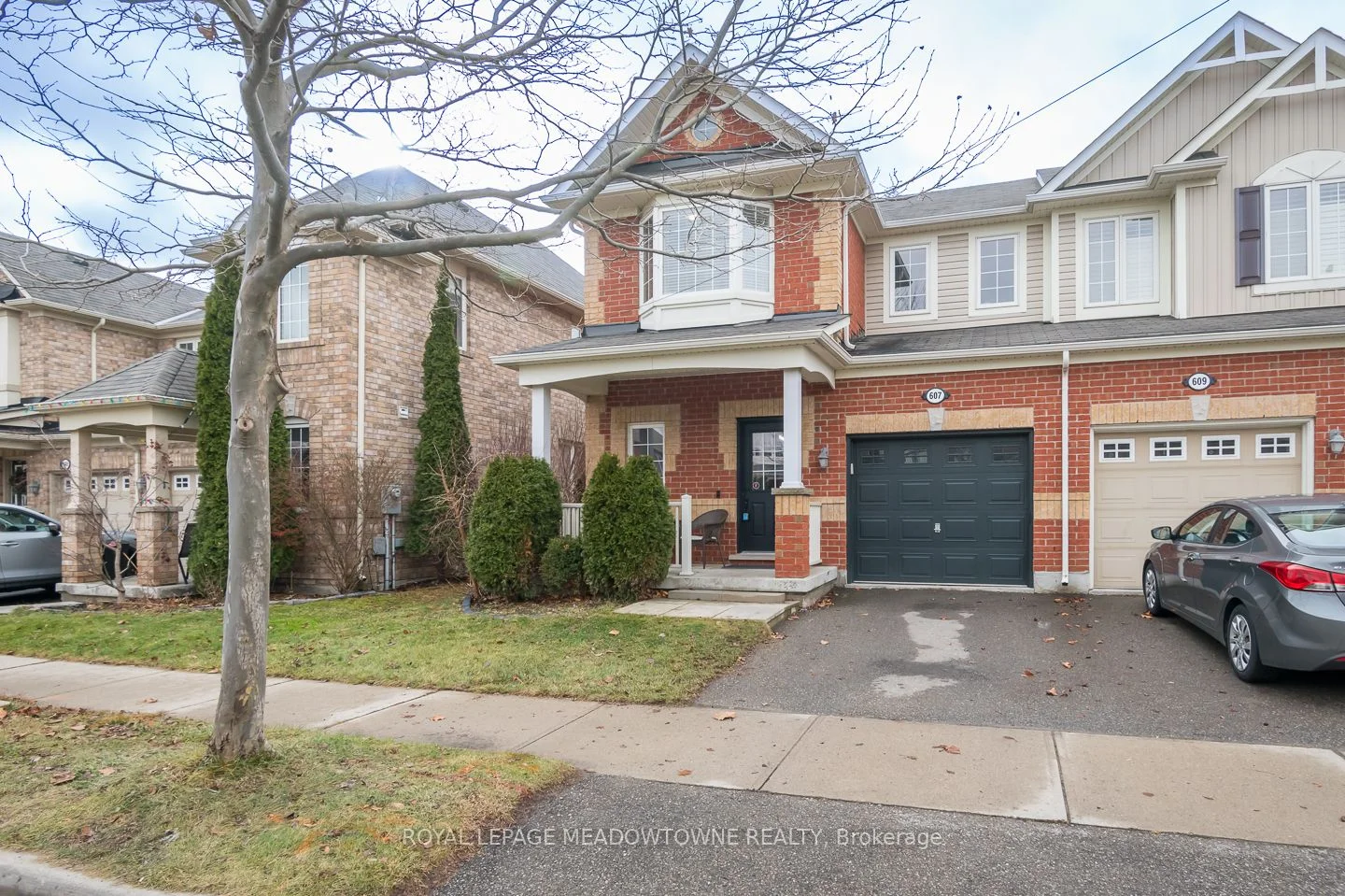Att/Row/Townhouse in Milton
