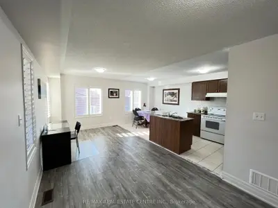Att/Row/Townhouse in Mississauga