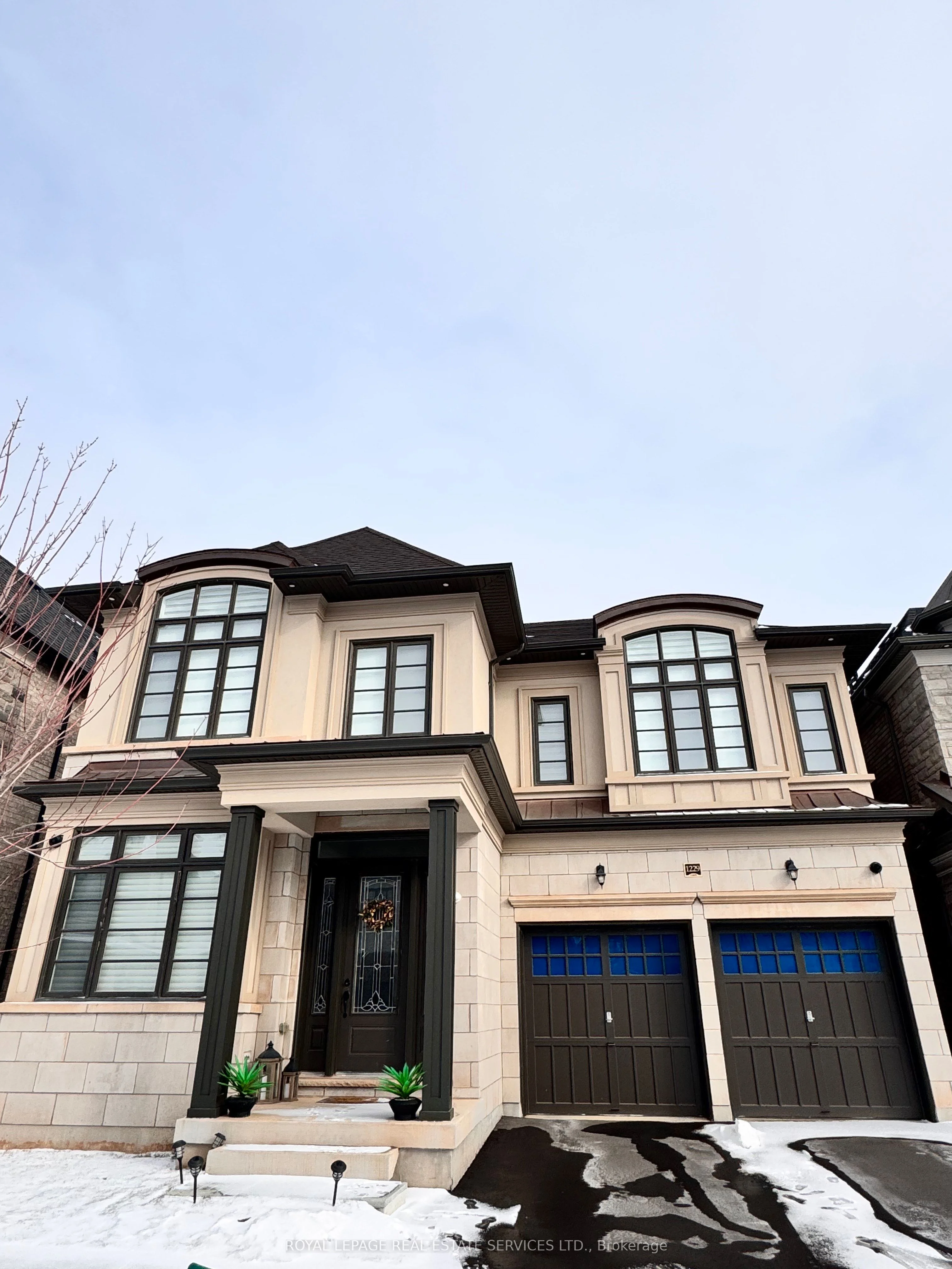 Detached in Oakville