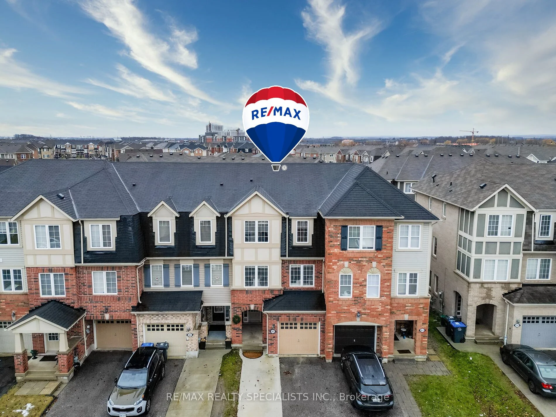 Att/Row/Townhouse in Brampton