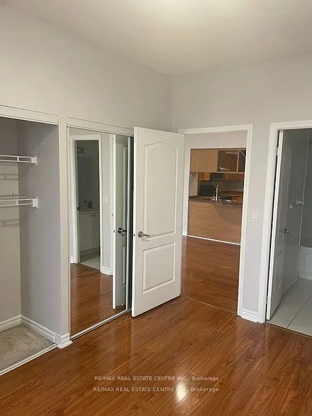 4080 Living Arts Drive 2910, Mississauga, ON L5B 4N3