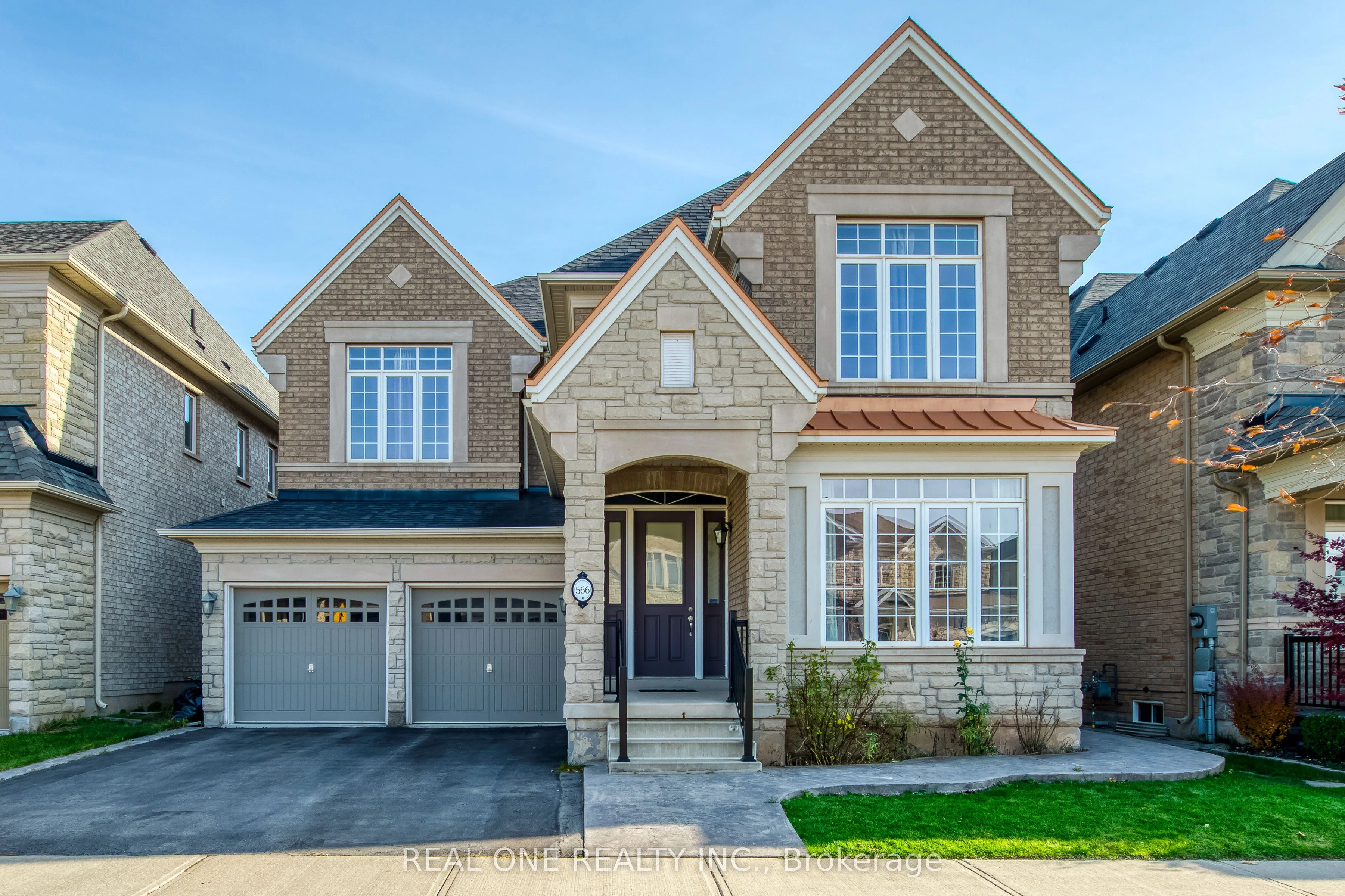 566 North Park Boulevard, Oakville, On L6m 0n7