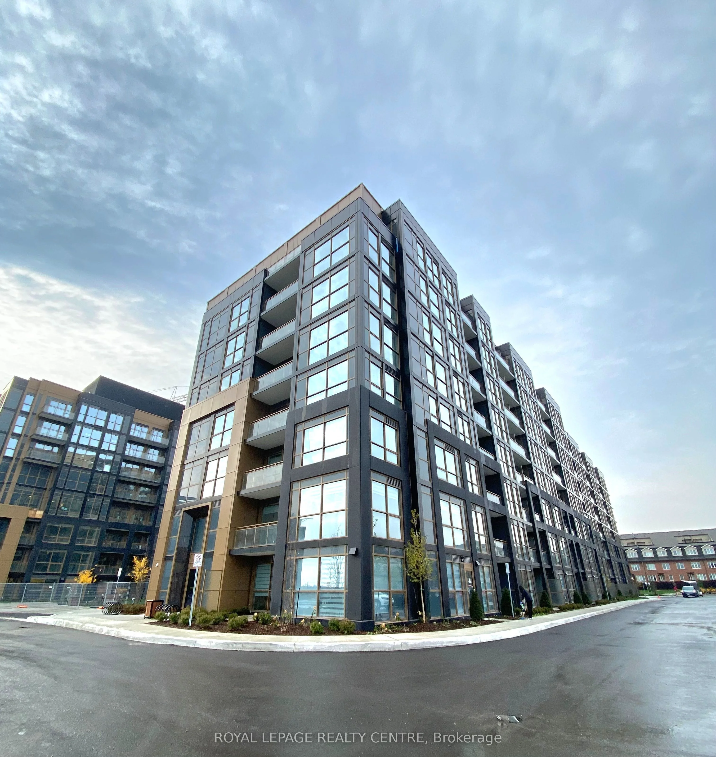 Condo Apartment in Oakville