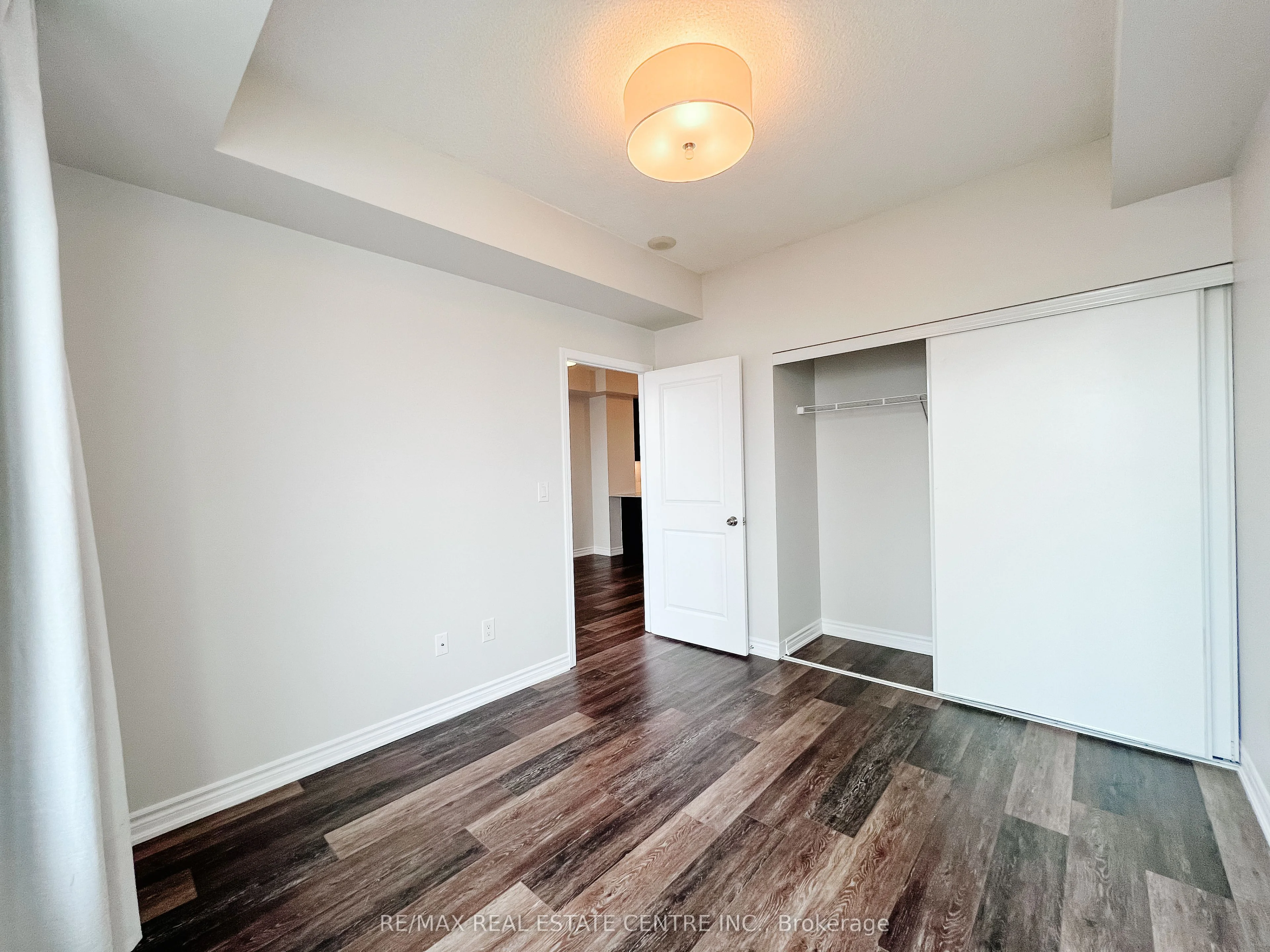 385 Prince Of Wales Drive 503, Mississauga, ON L5B 0C6