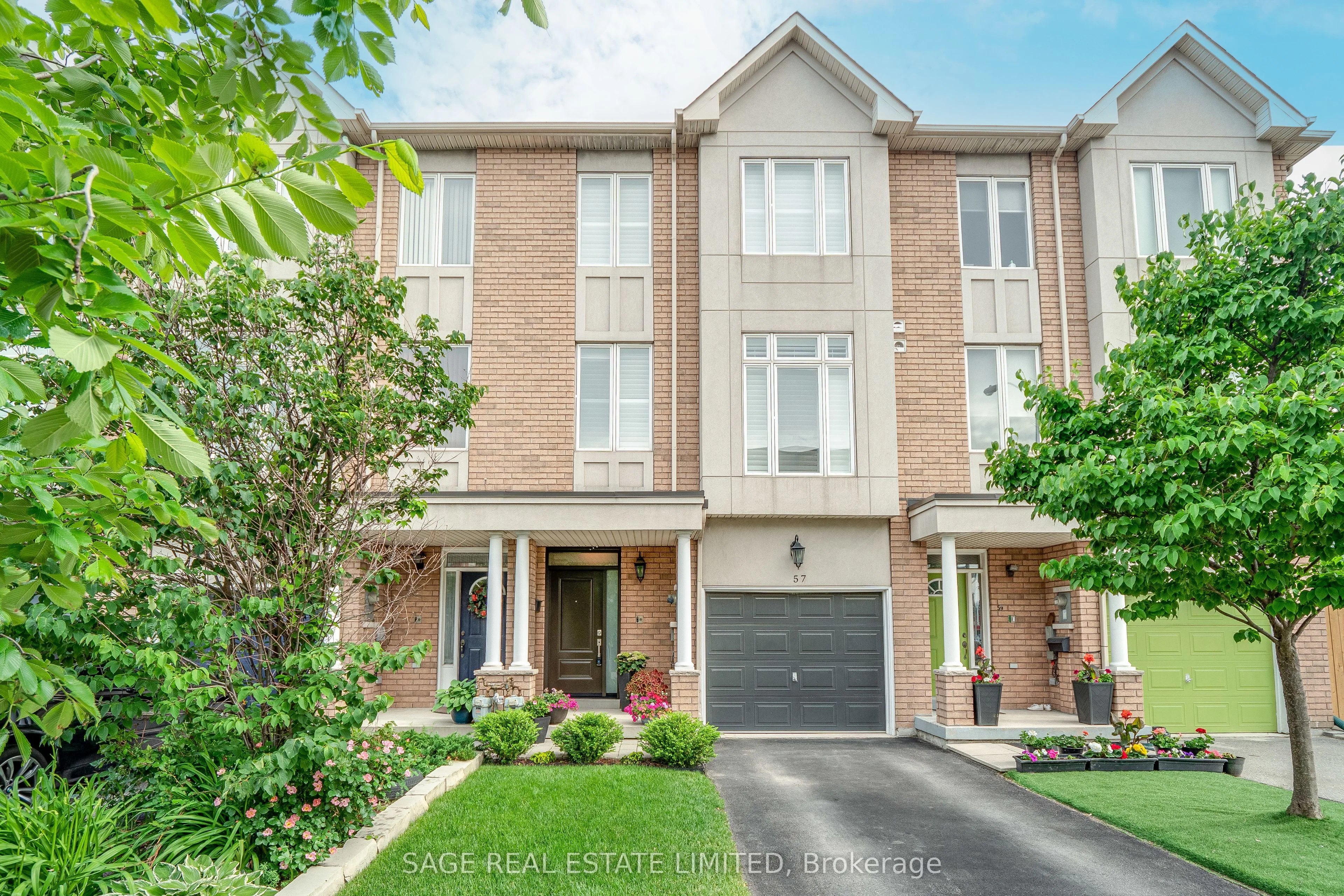 57 Market Garden Mews, Toronto W07, On M8z 0a6