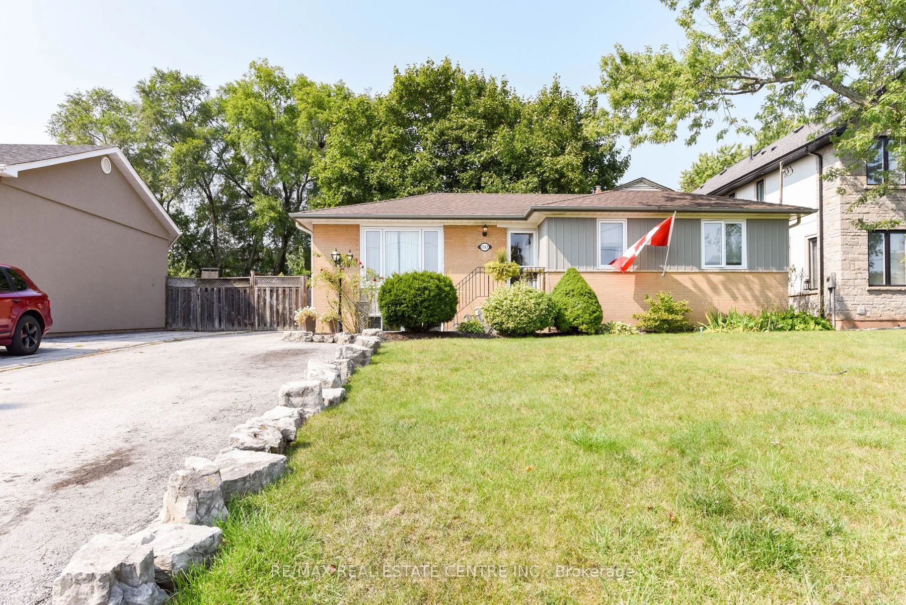 Detached in Oakville