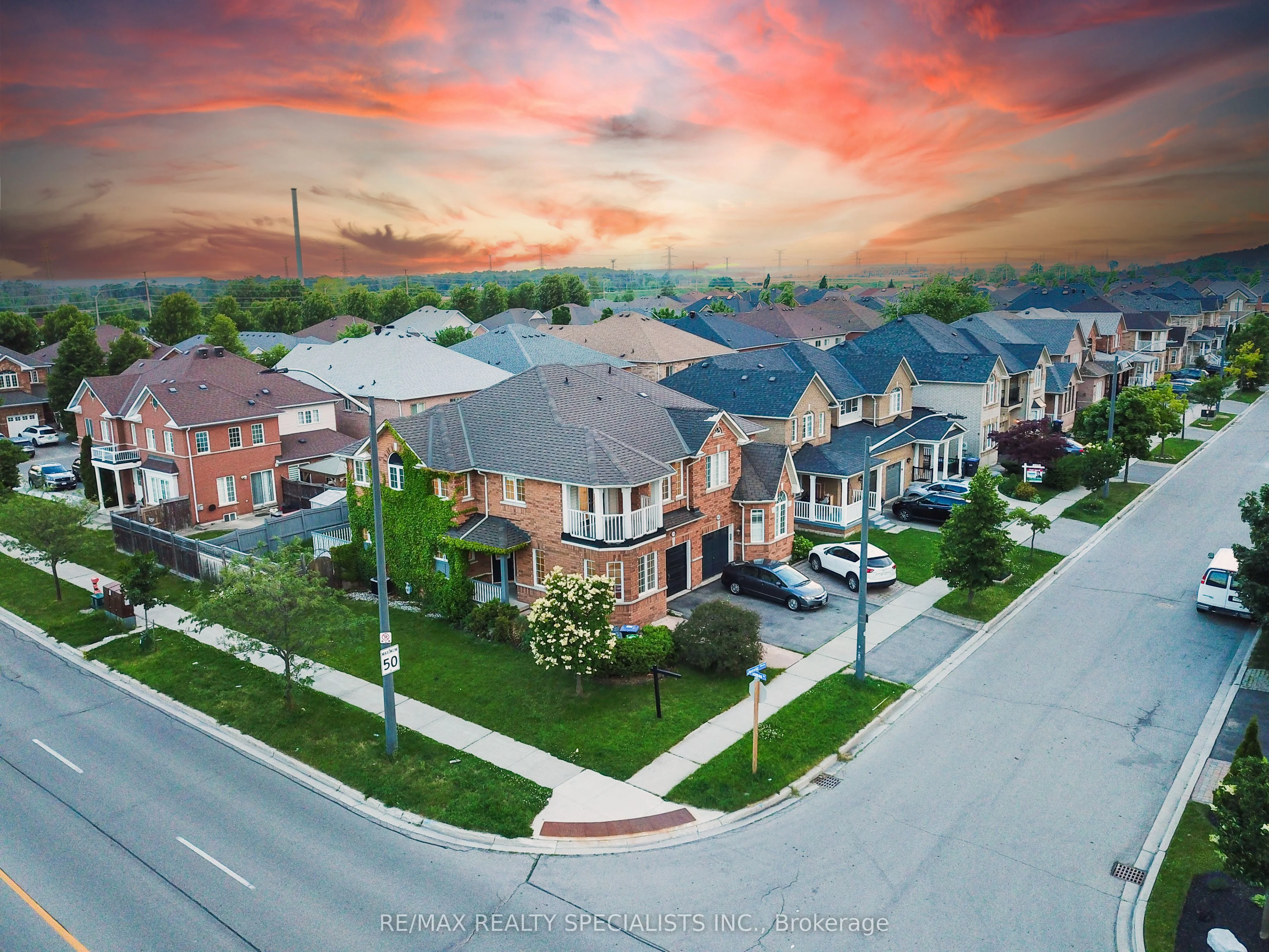 5694 Jenvic Grove, Mississauga, On L5m 7b9