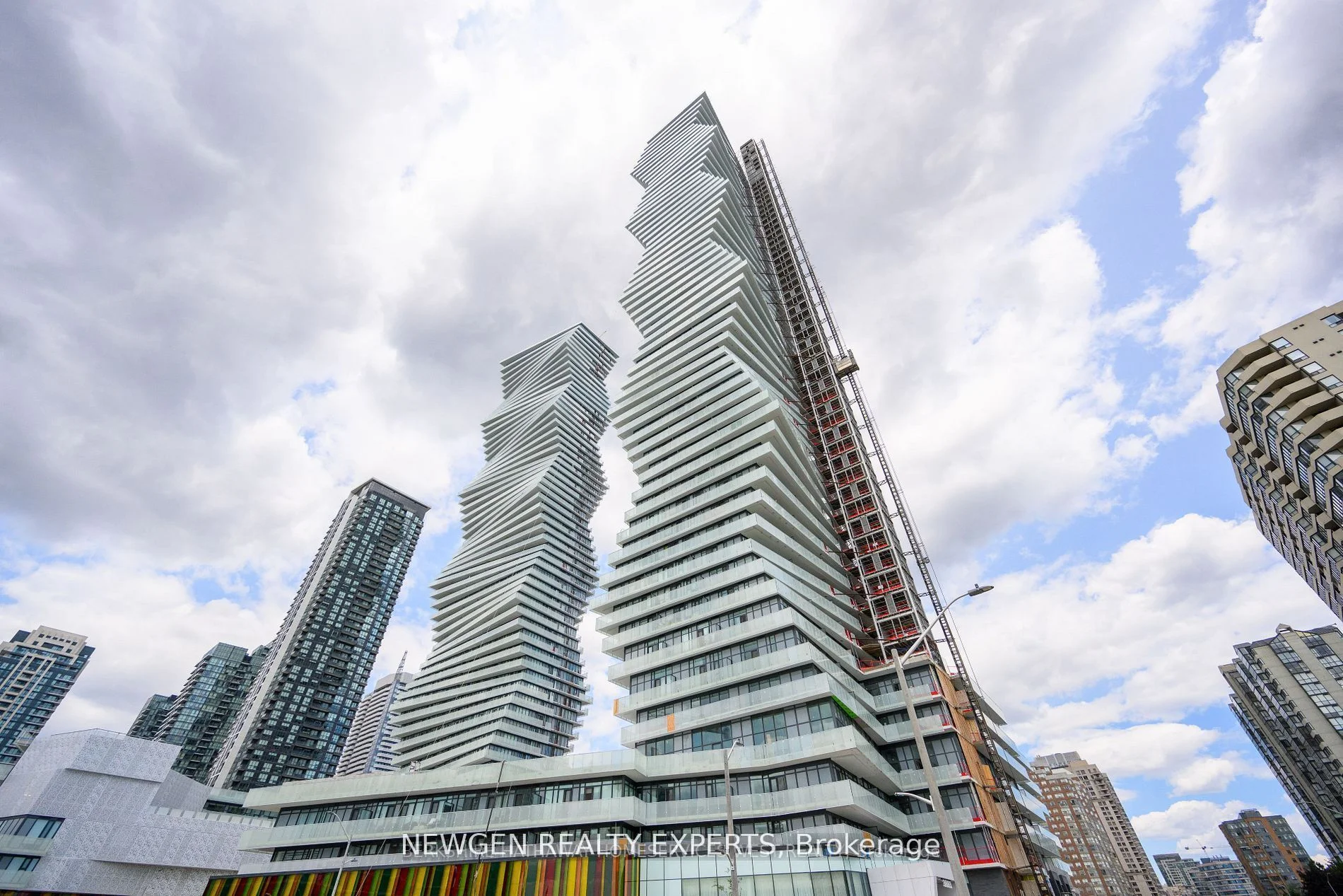 3883 Quartz Road N 4001, Mississauga, On L5b 0m4