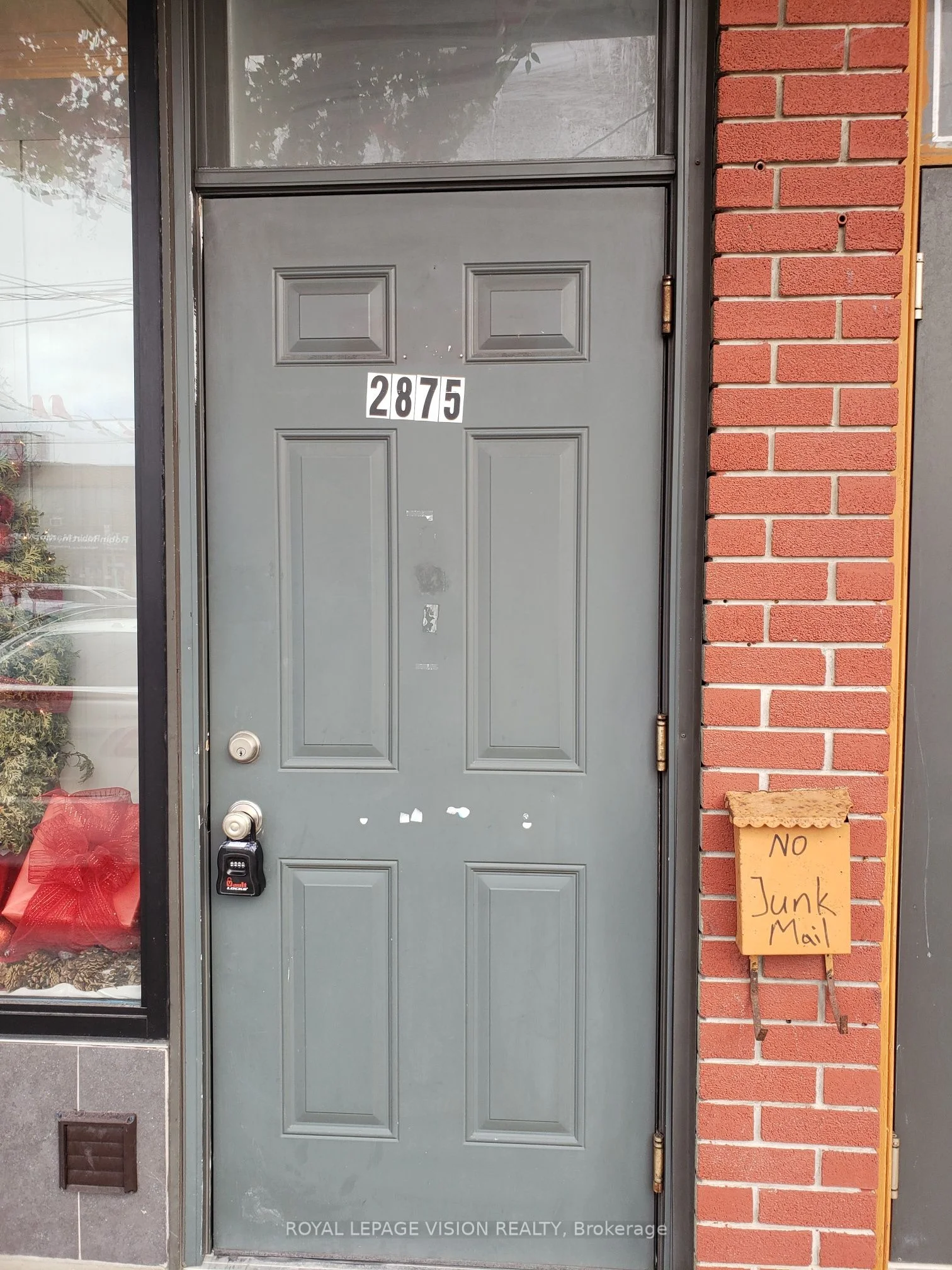 2875 Dufferin Street 2nd Apt, Toronto W04, On M6b 3s5