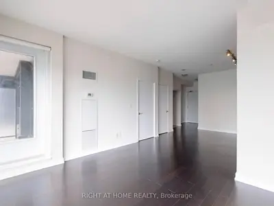 Condo Apartment in Mississauga