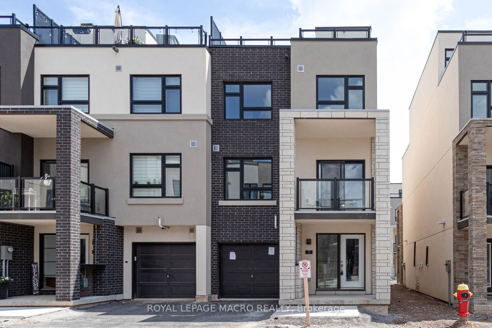 Att/Row/Townhouse in Burlington