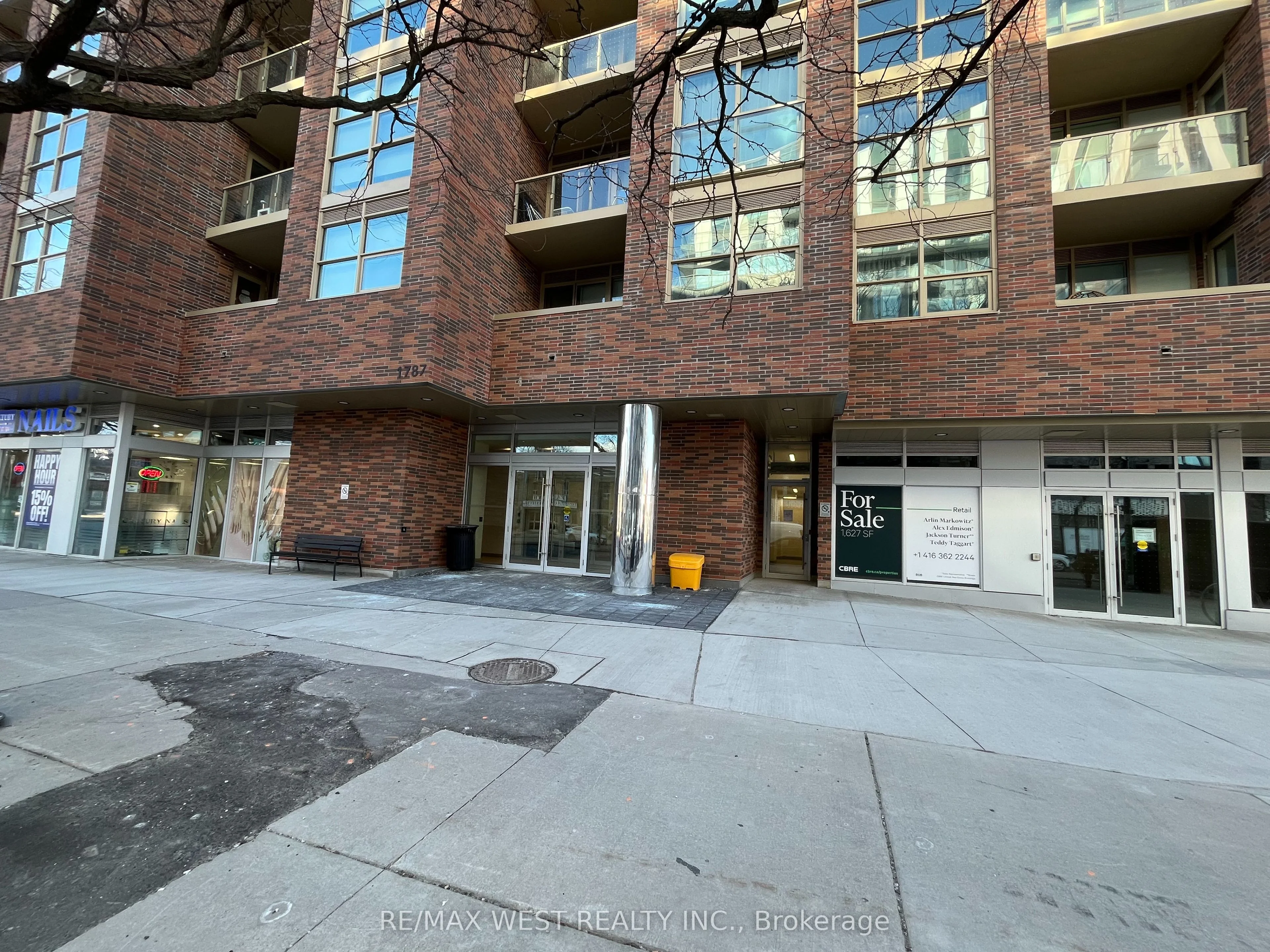 1787 St. Clair Avenue W 418, Toronto W03, ON M6N 1J6