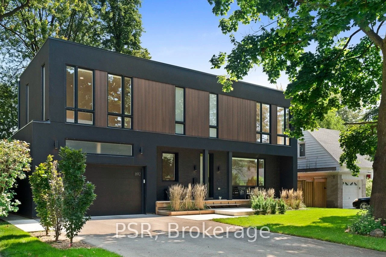 892 Johnathan Drive, Mississauga, On L4y 1j8