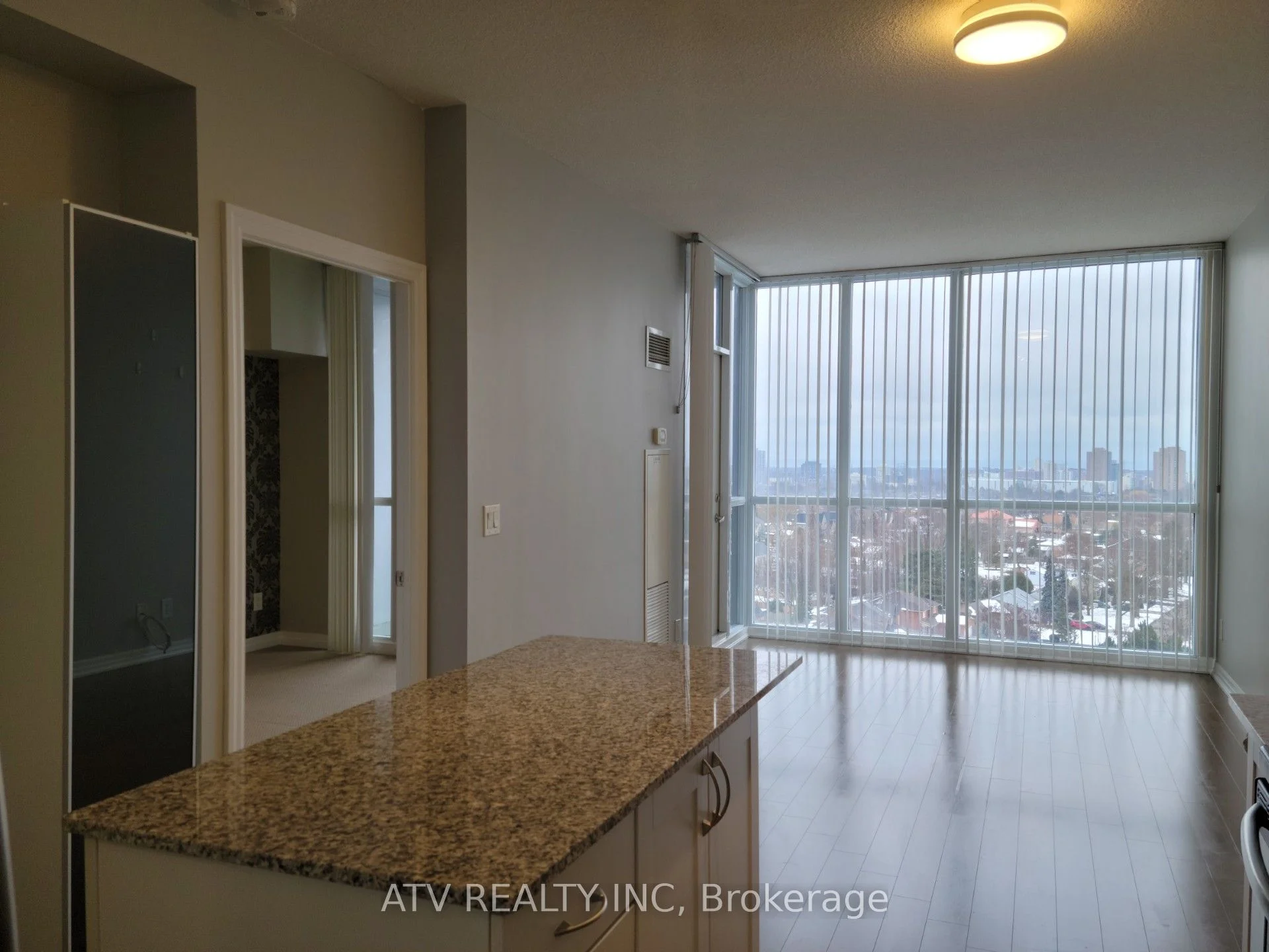 223 Webb Drive 1106, Mississauga, On L5b 0e8