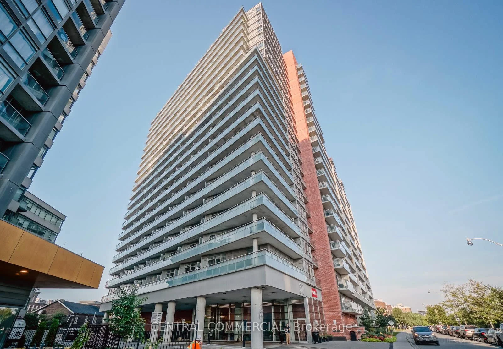 38 Joe Shuster Way 1011, Toronto W01, On M6k 0a5