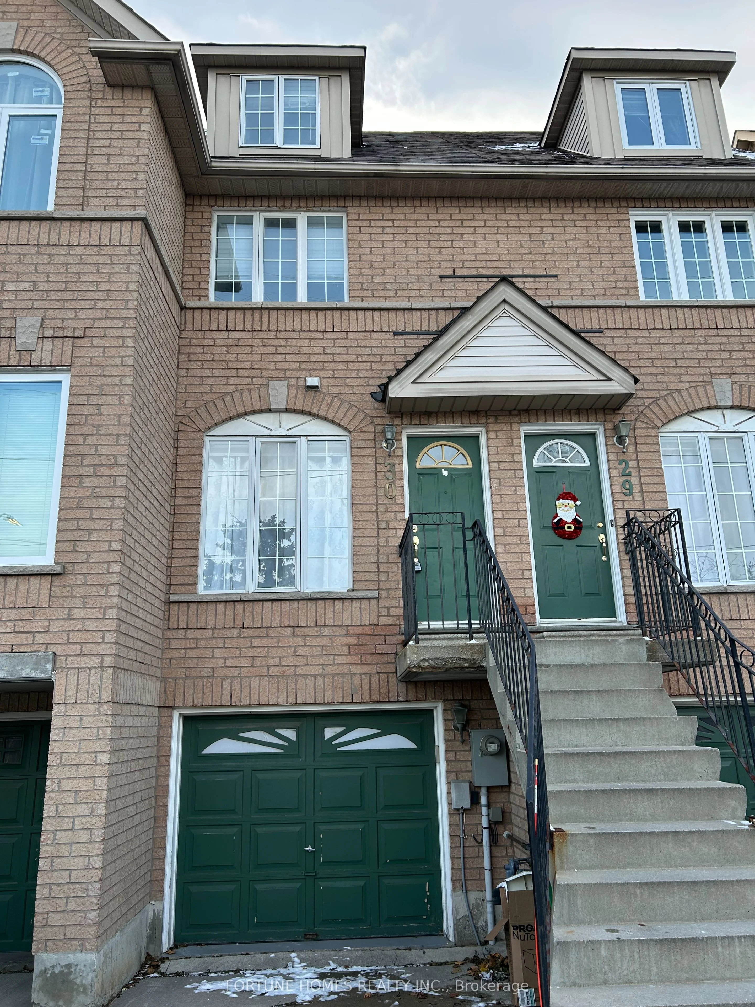 Condo Townhouse in Mississauga