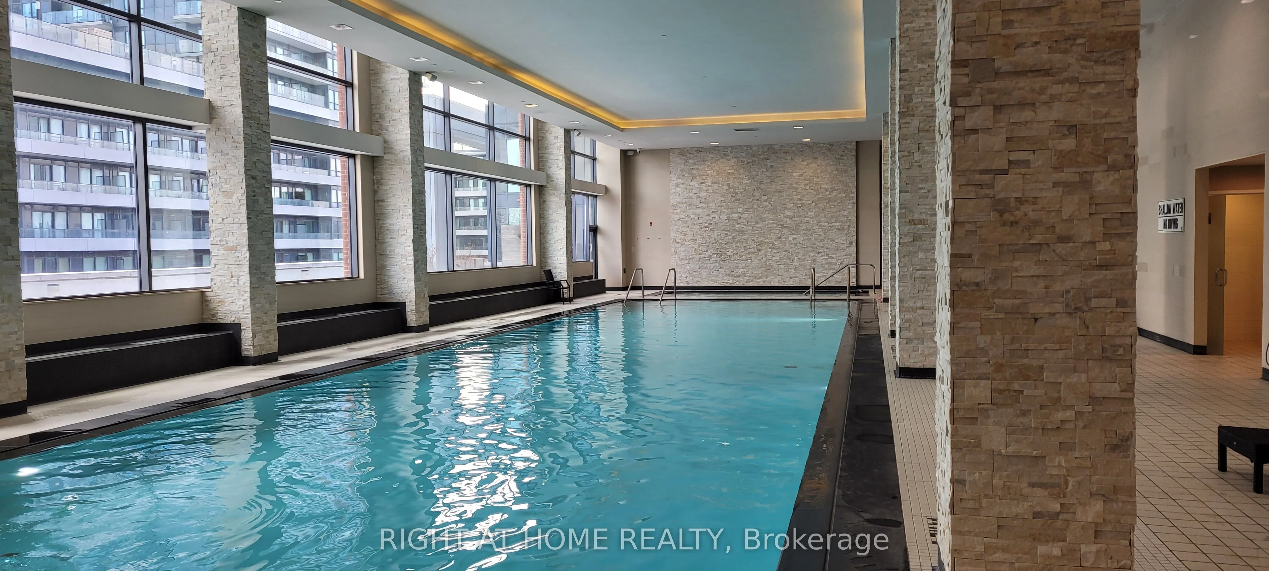 2200 Lake Shore Boulevard W 2205, Toronto W06, ON M8V 1A4