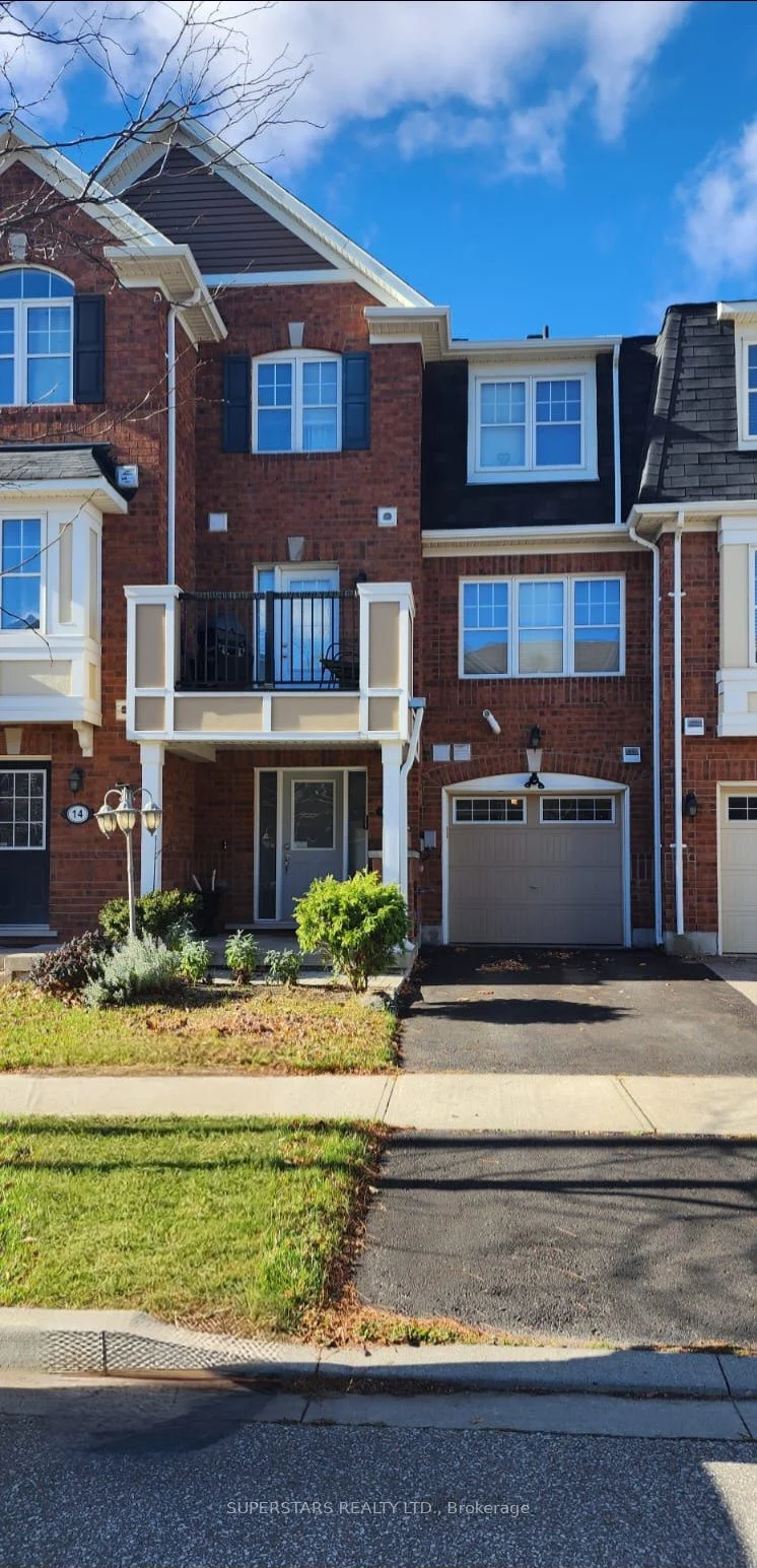 Att/Row/Townhouse in Brampton