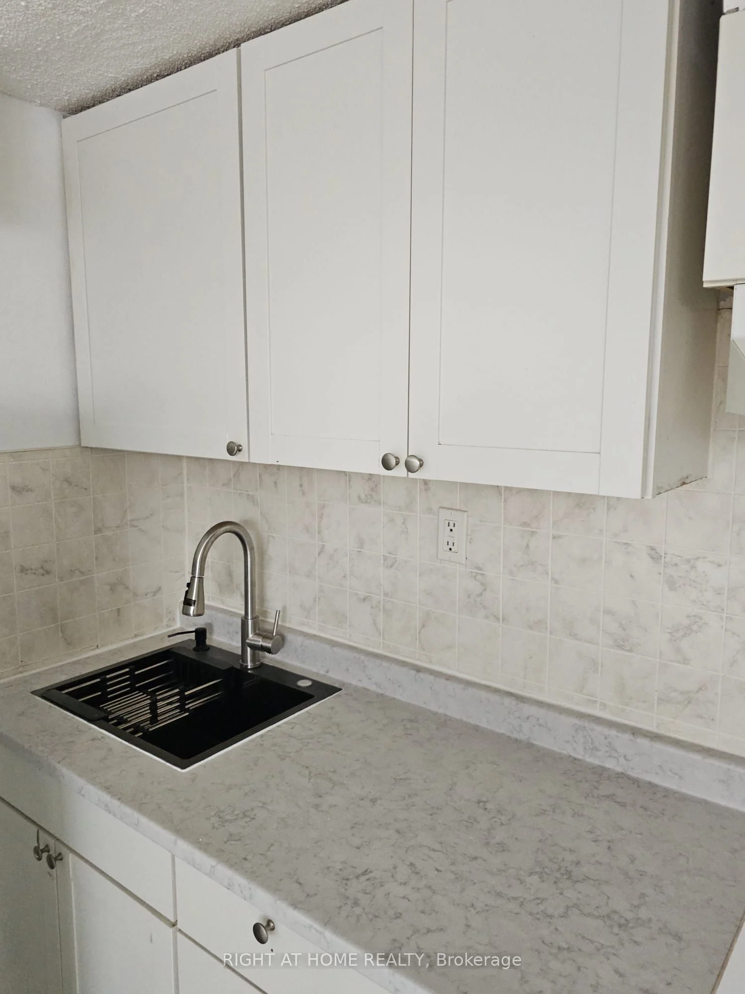 37 Calstock Drive Bach, Toronto W10, ON M9V 1H1