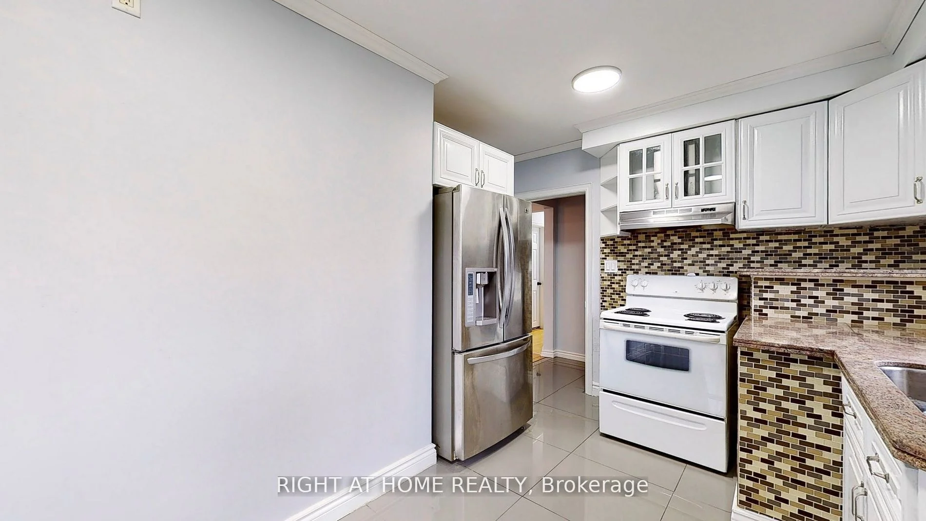 37 Calstock Drive Main, Toronto W10, ON M9V 1H1