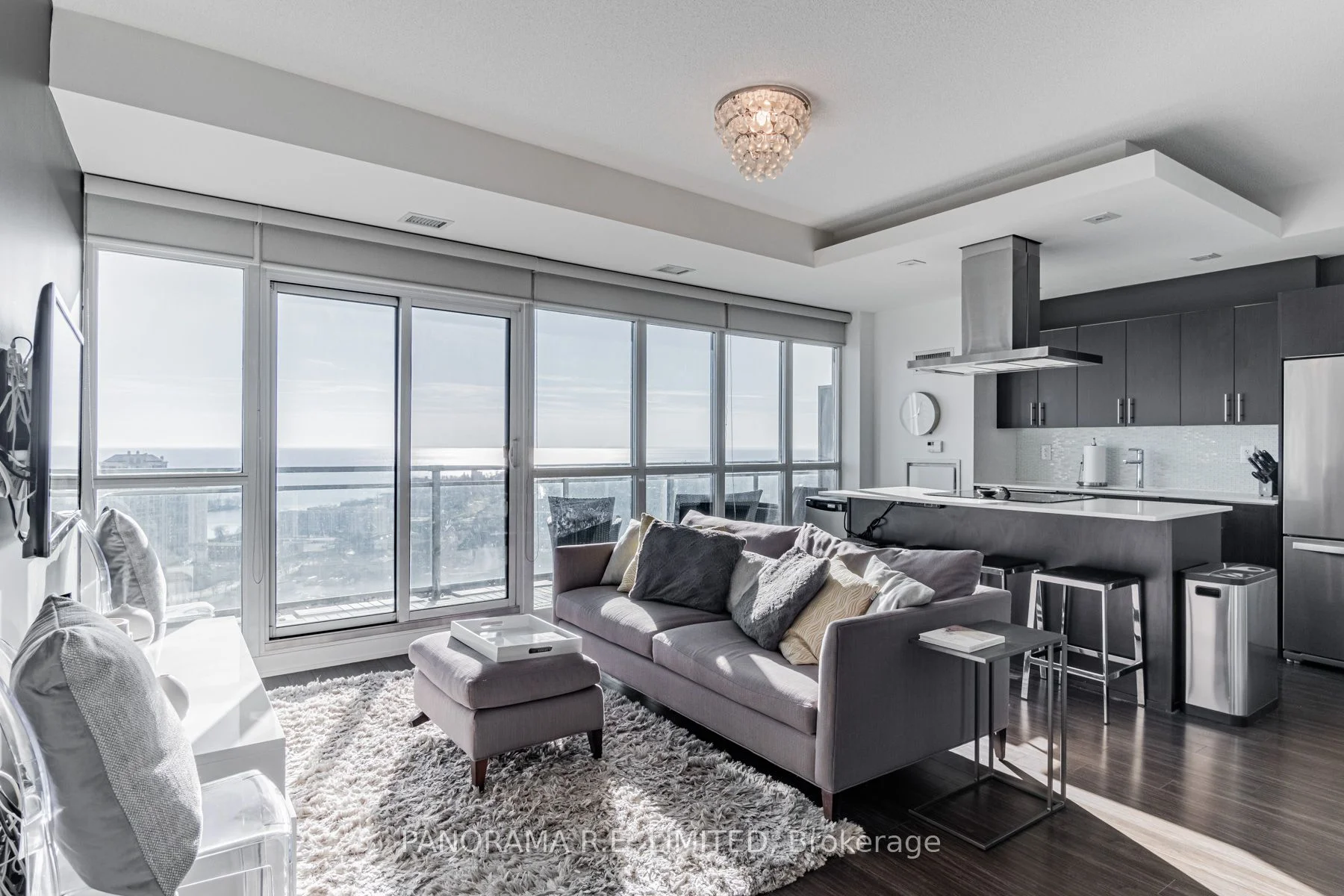 165 Legion Road N 2827, Toronto W06, On M8y 0b3