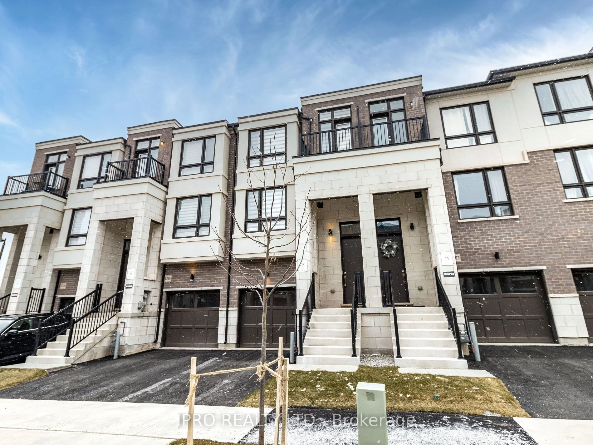 Att/Row/Townhouse in Oakville