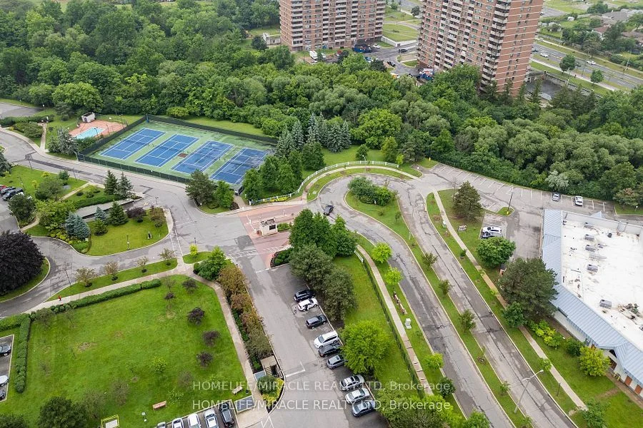 1 Rowntree Road 1610, Toronto W10, ON M9V 5G7