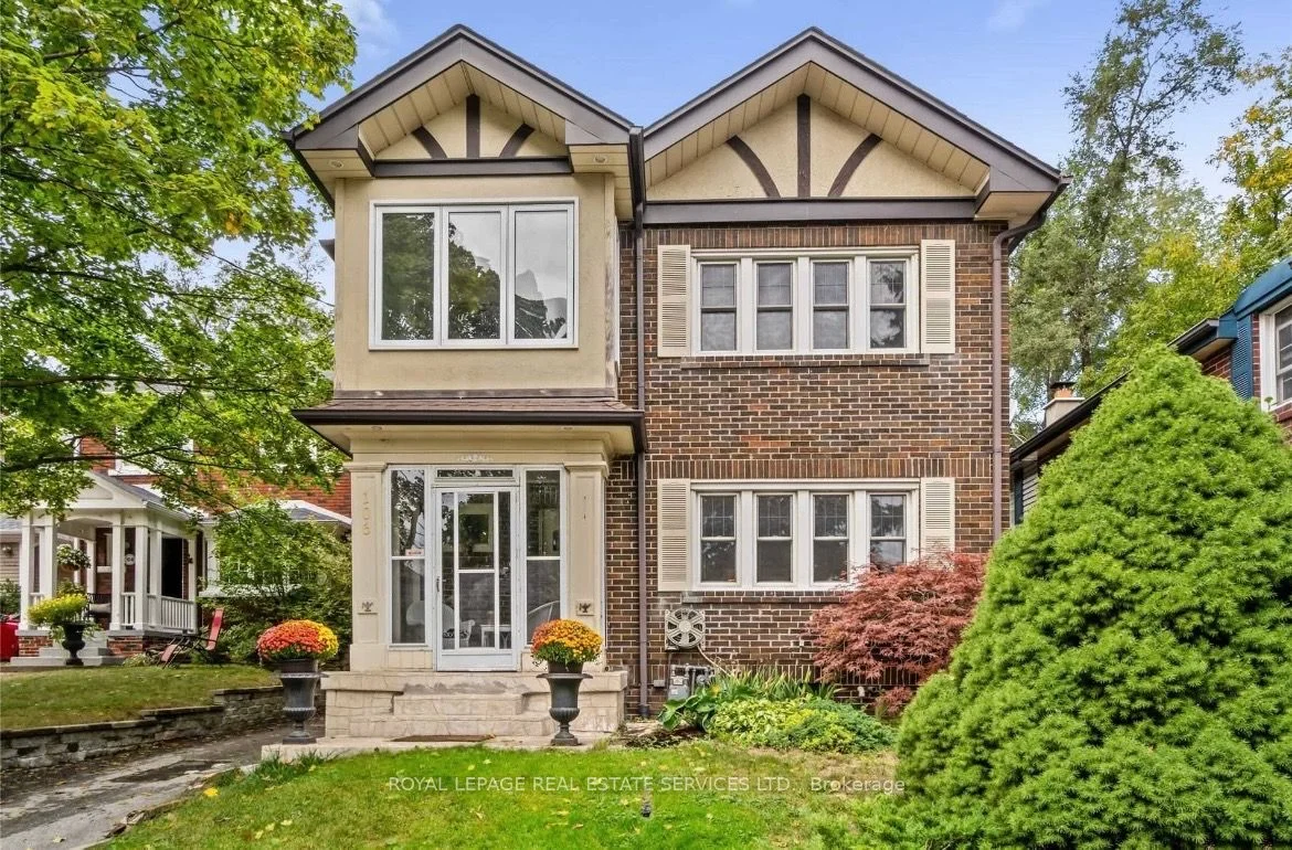 Duplex in Toronto