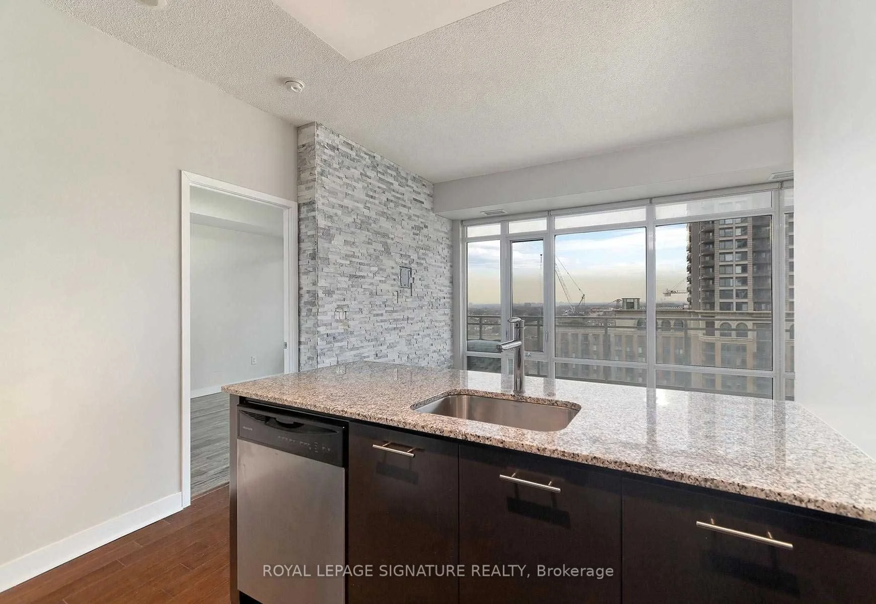365 Prince Of Wales Drive 1008, Mississauga, ON L5B 0A1