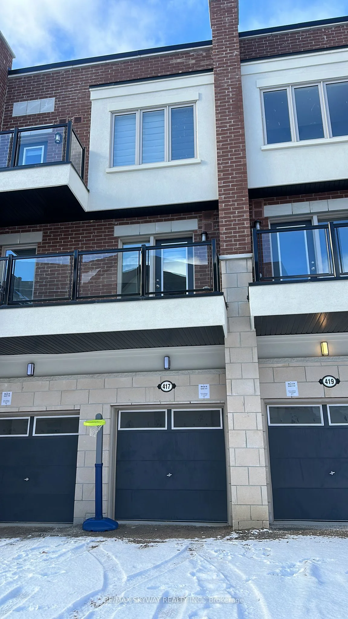 Att/Row/Townhouse in Caledon
