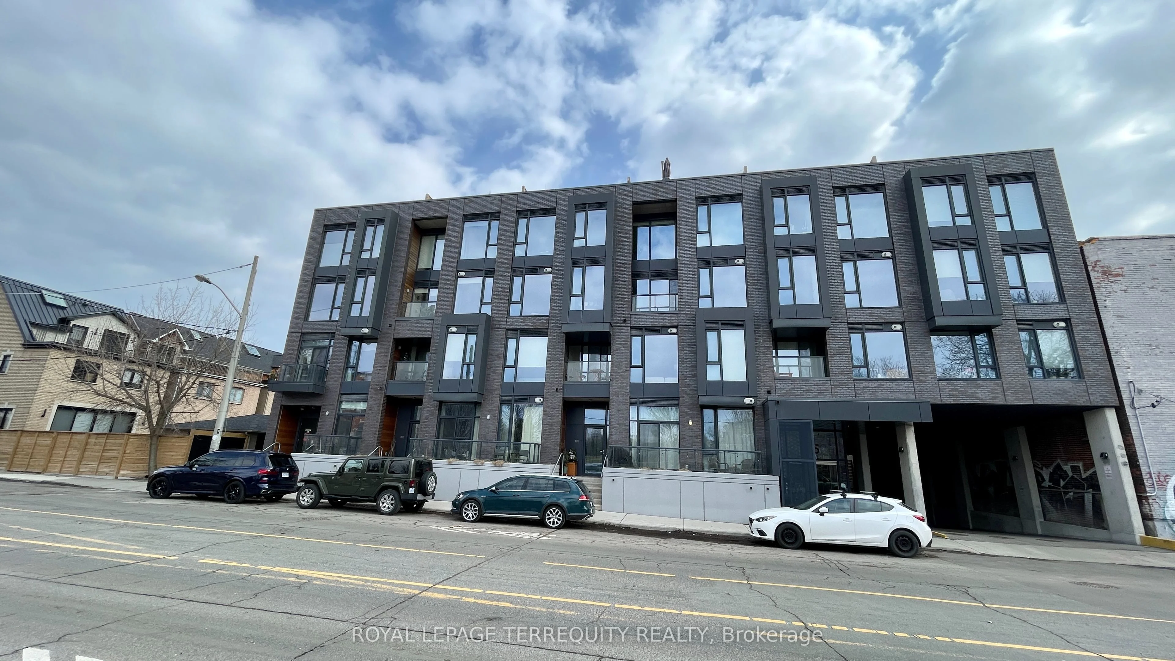 35 Wabash Avenue 120, Toronto W01, On M6r 0a9