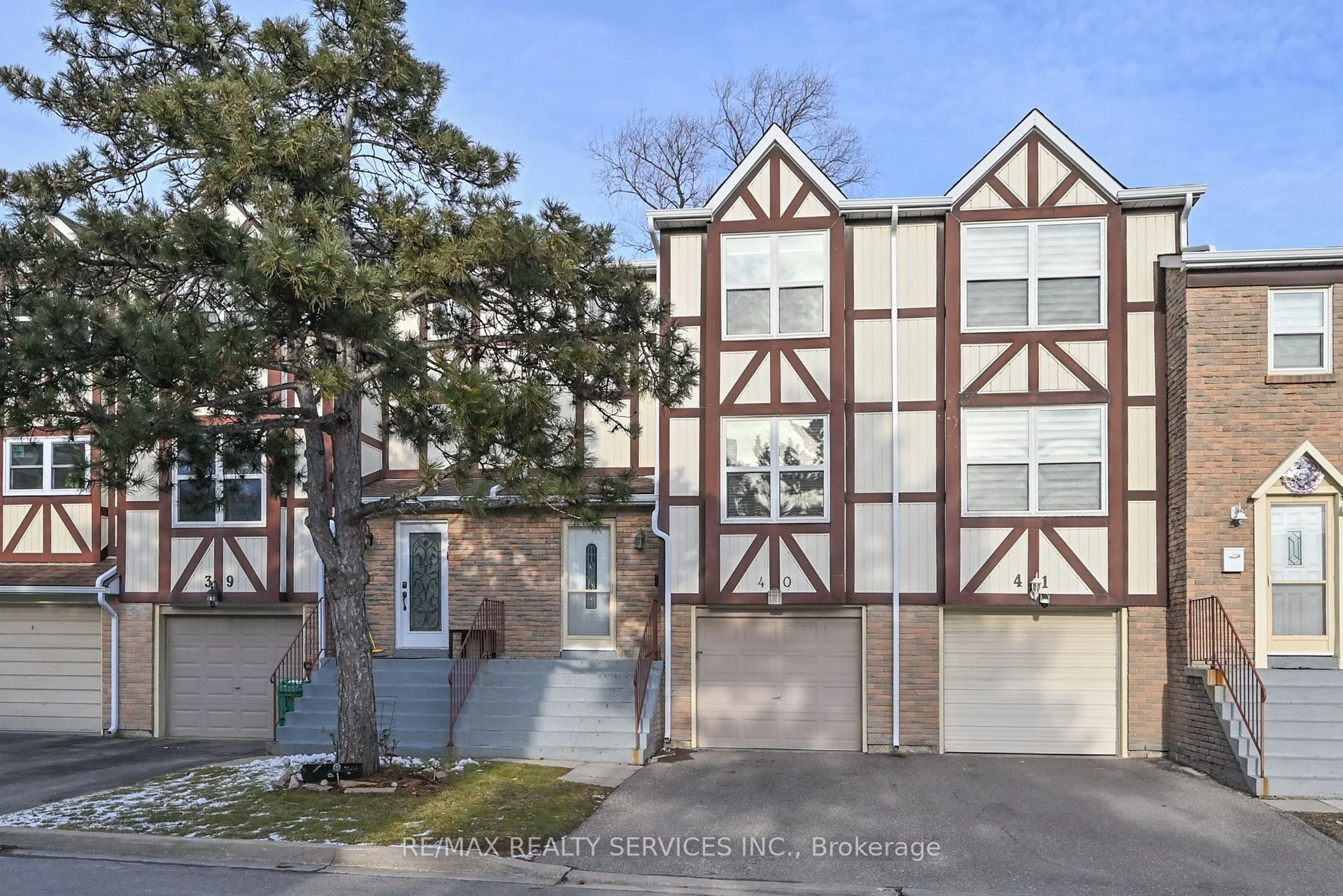 Condo Townhouse in Brampton