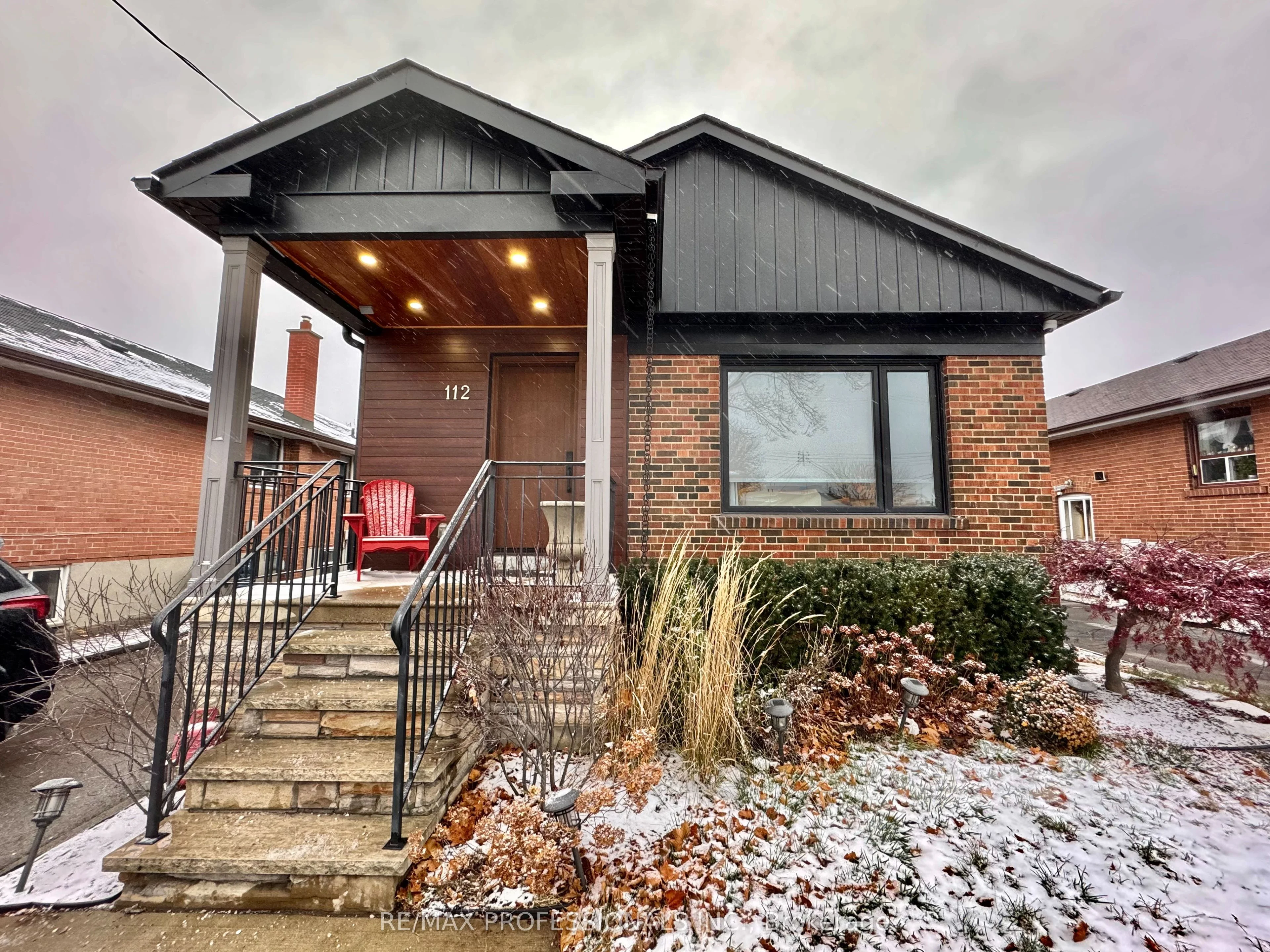 112 Nordin Avenue Main, Toronto W08, On M8z 2b3