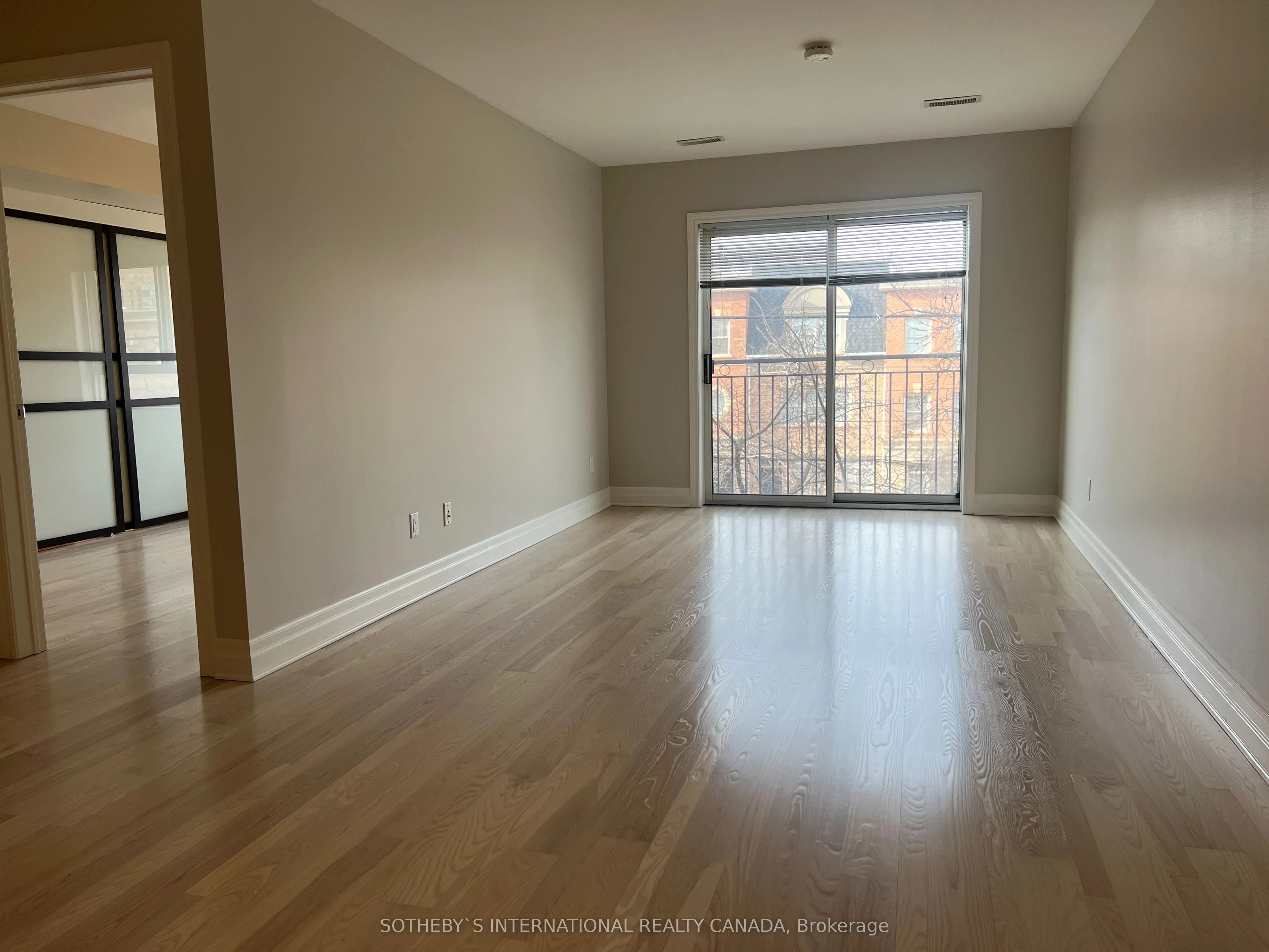 3069 Lake Shore Boulevard N 301, Toronto W06, On M8v 1k6