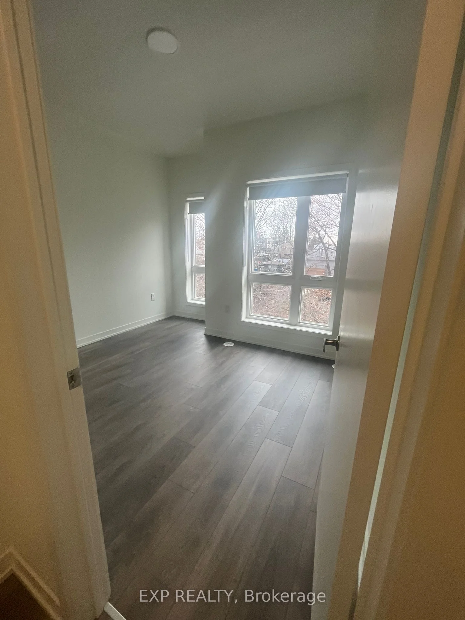 155 Canon Jackson Drive Q207, Toronto W04, ON M6M 0E1