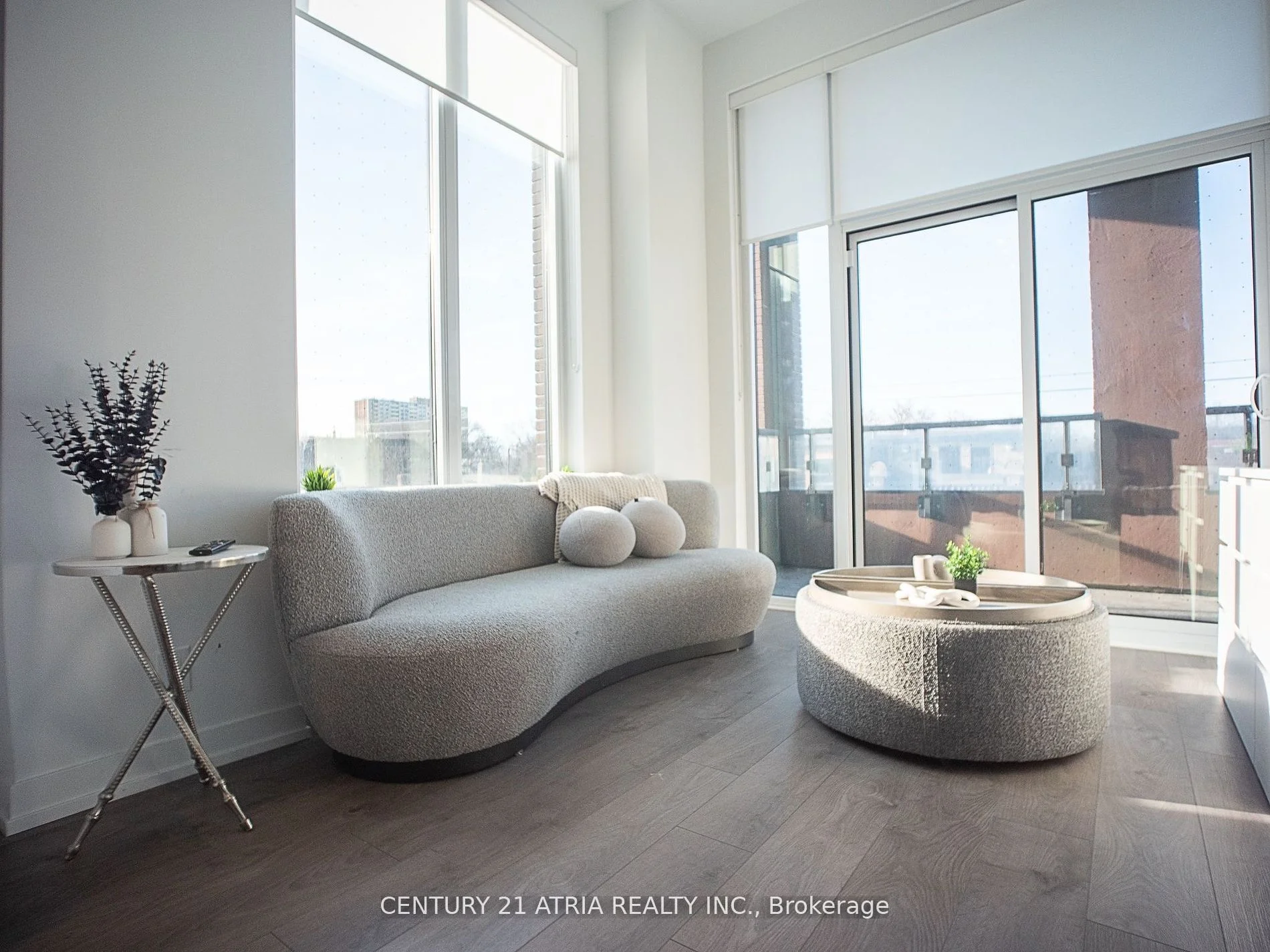 270 Dufferin Street 212, Toronto W01, On M6k 0h8