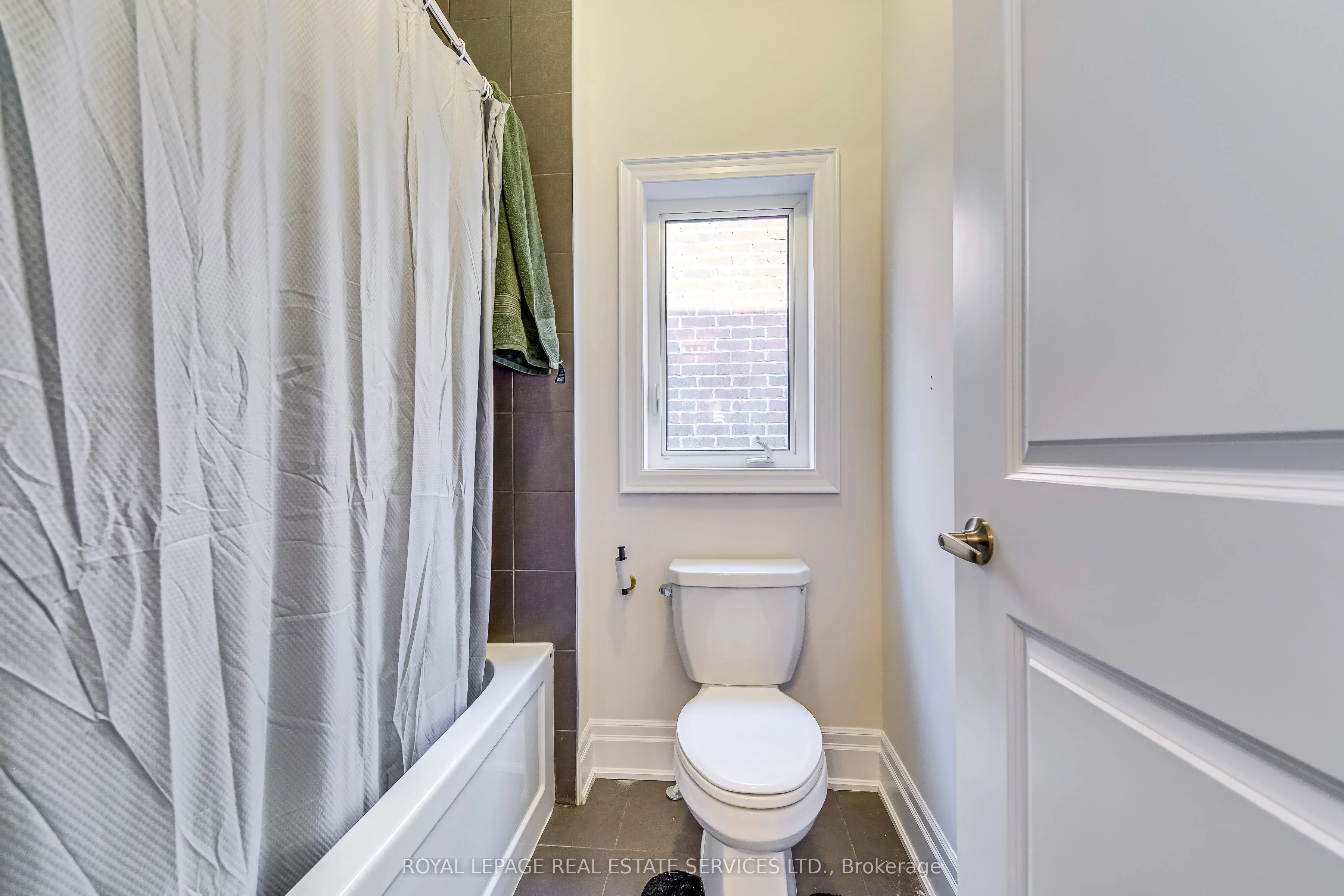 1367 Pelican Passage Upper, Oakville, ON L6H 7Z9