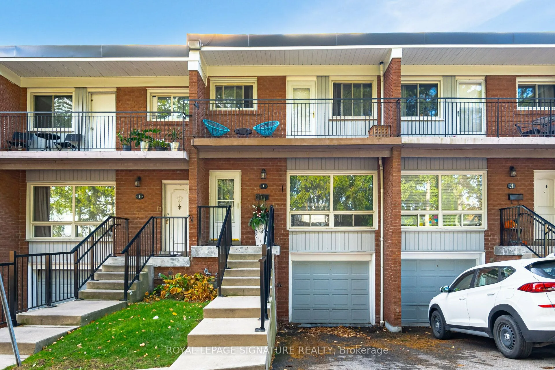 Condo Townhouse in Burlington