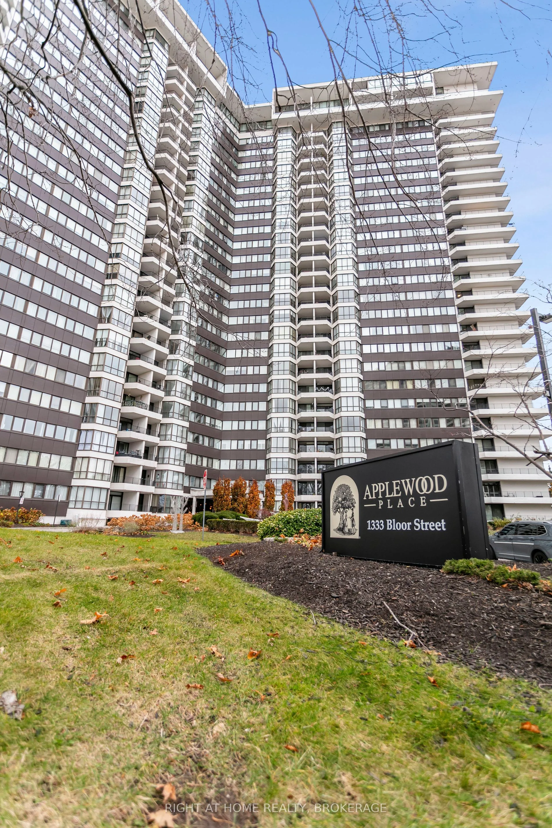 Condo Apartment in Mississauga
