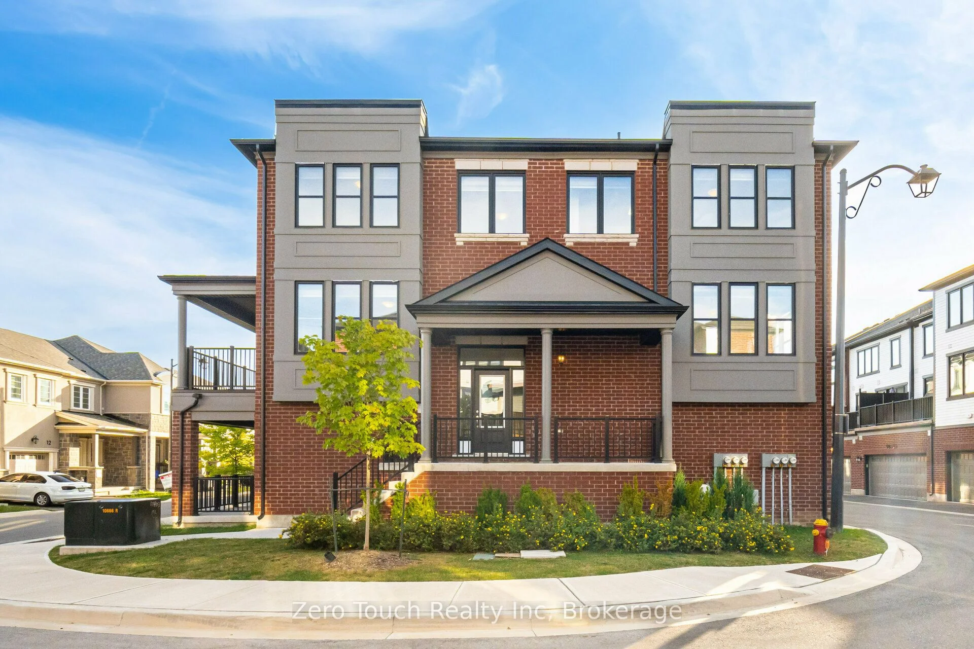 Att/Row/Townhouse in Milton