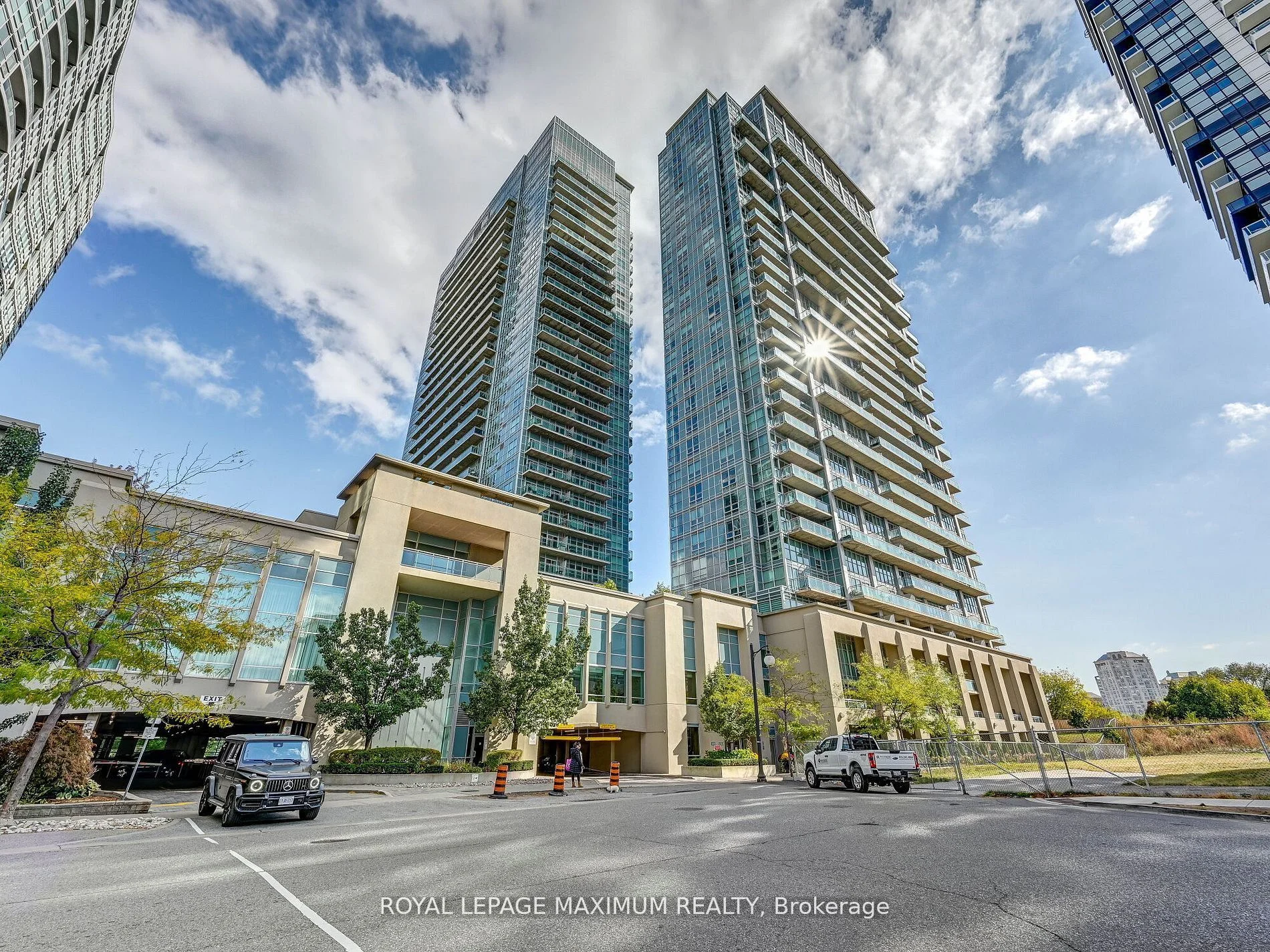155 Legion Road N 1113, Toronto W06, On M8y 0a7