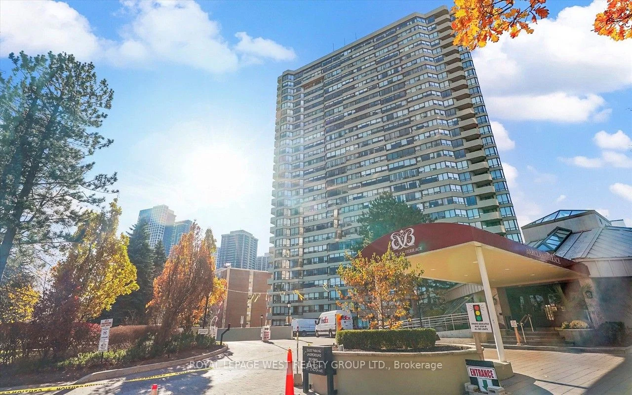 1300 Islington Avenue 1702, Toronto W08, On M9a 5c4